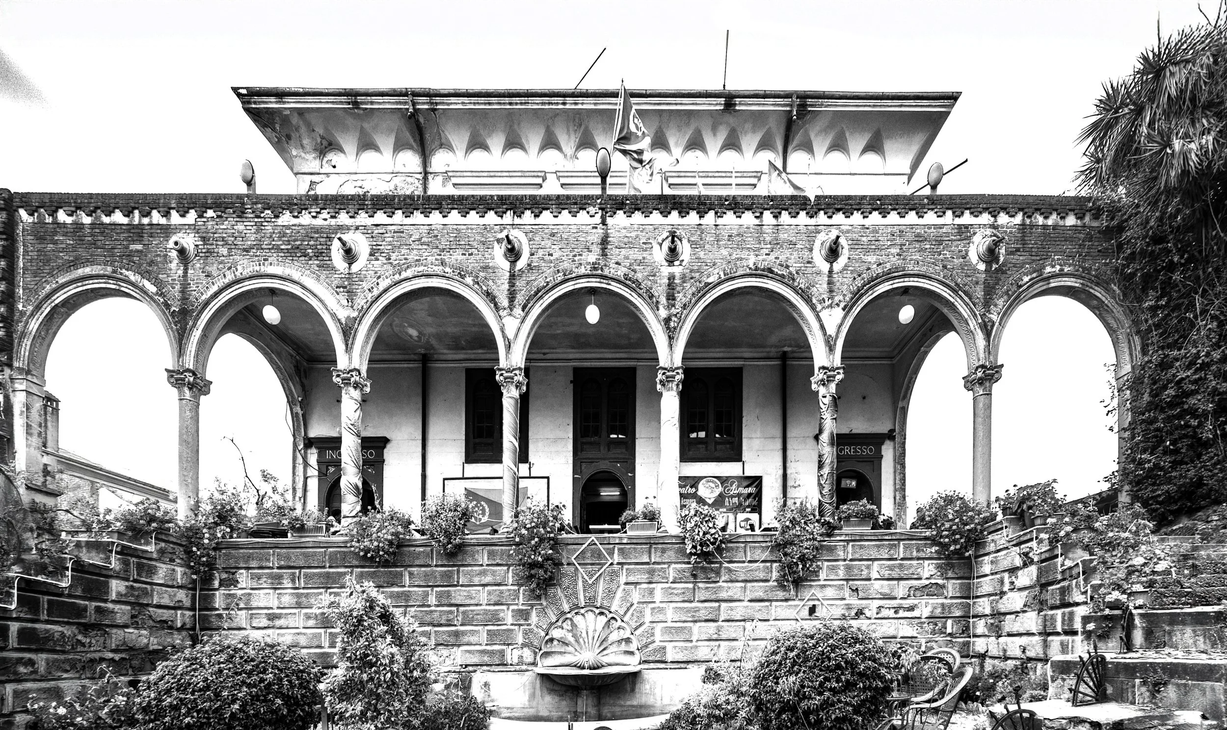 Opera House @ Harnet Ave. 