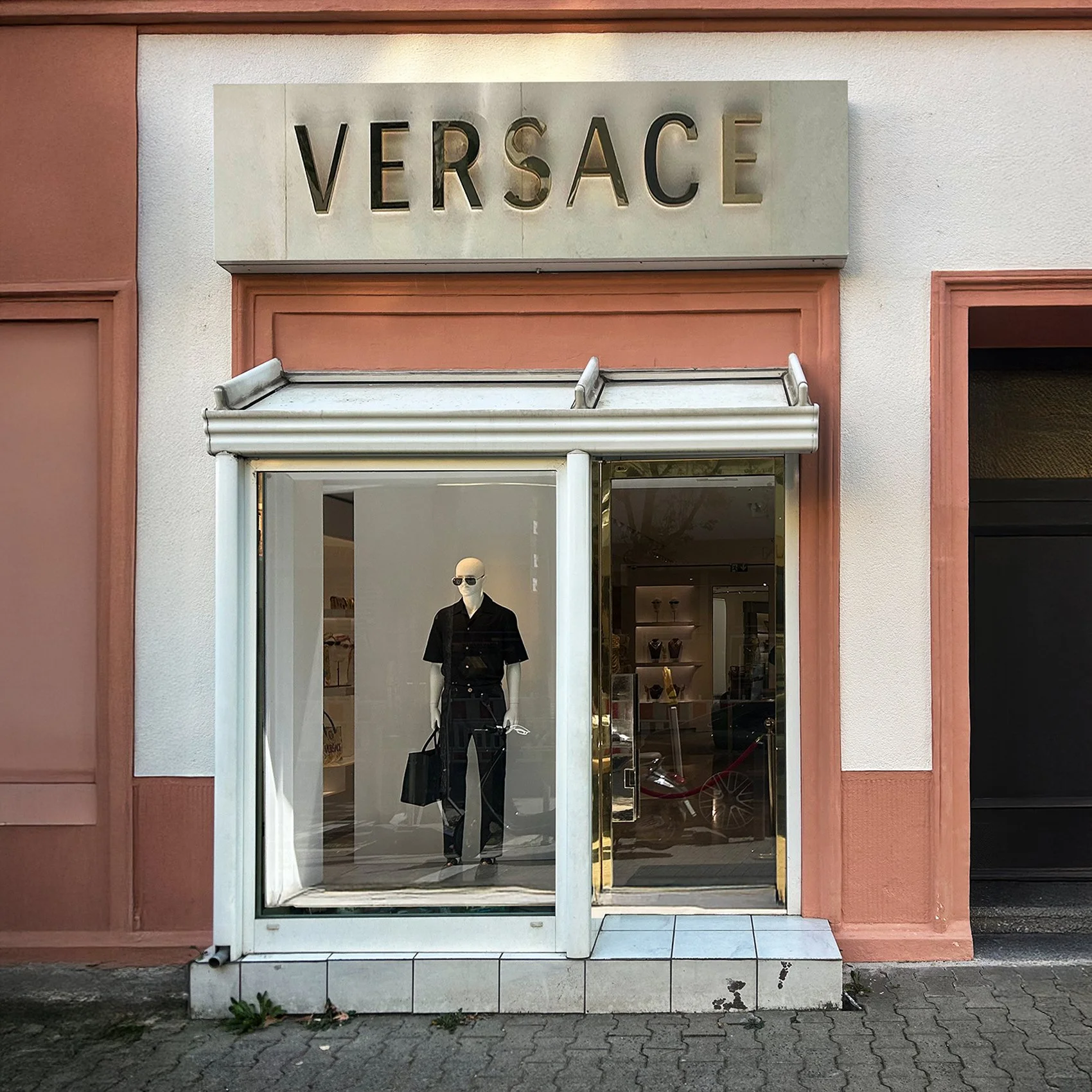VERSACE-Puppenklinik