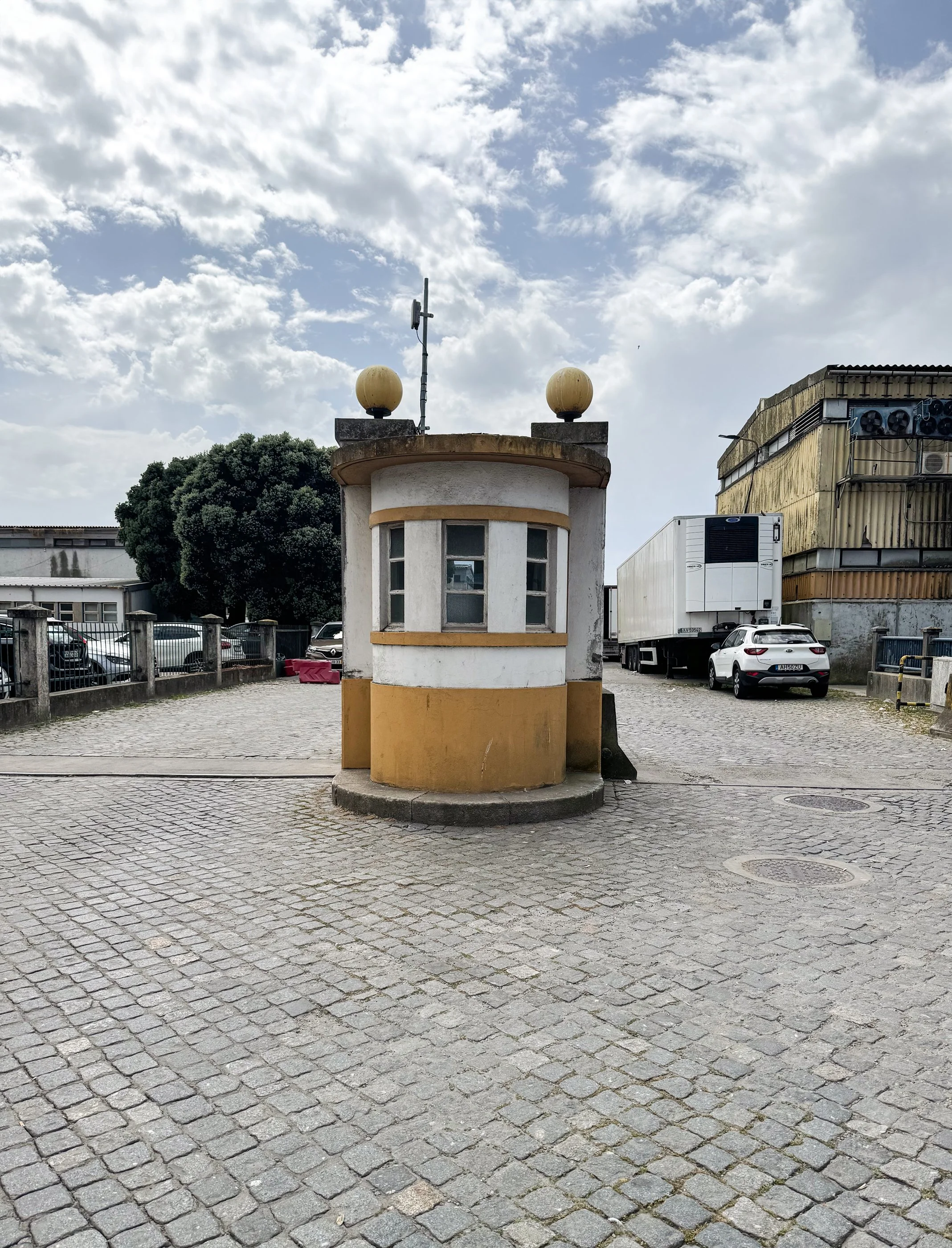 Pförtnerhäuschen HAfen.jpg