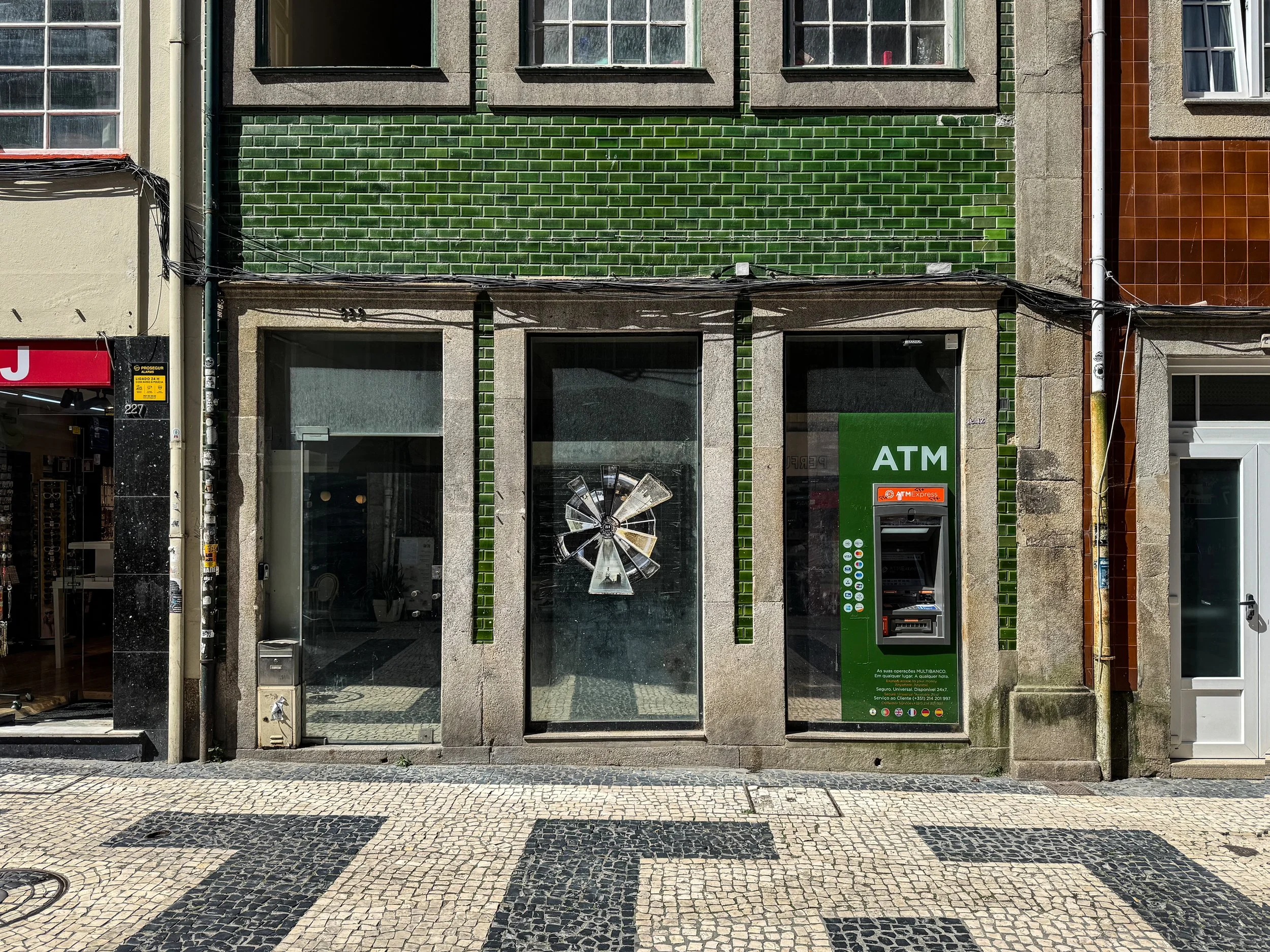 ATM grün.jpg