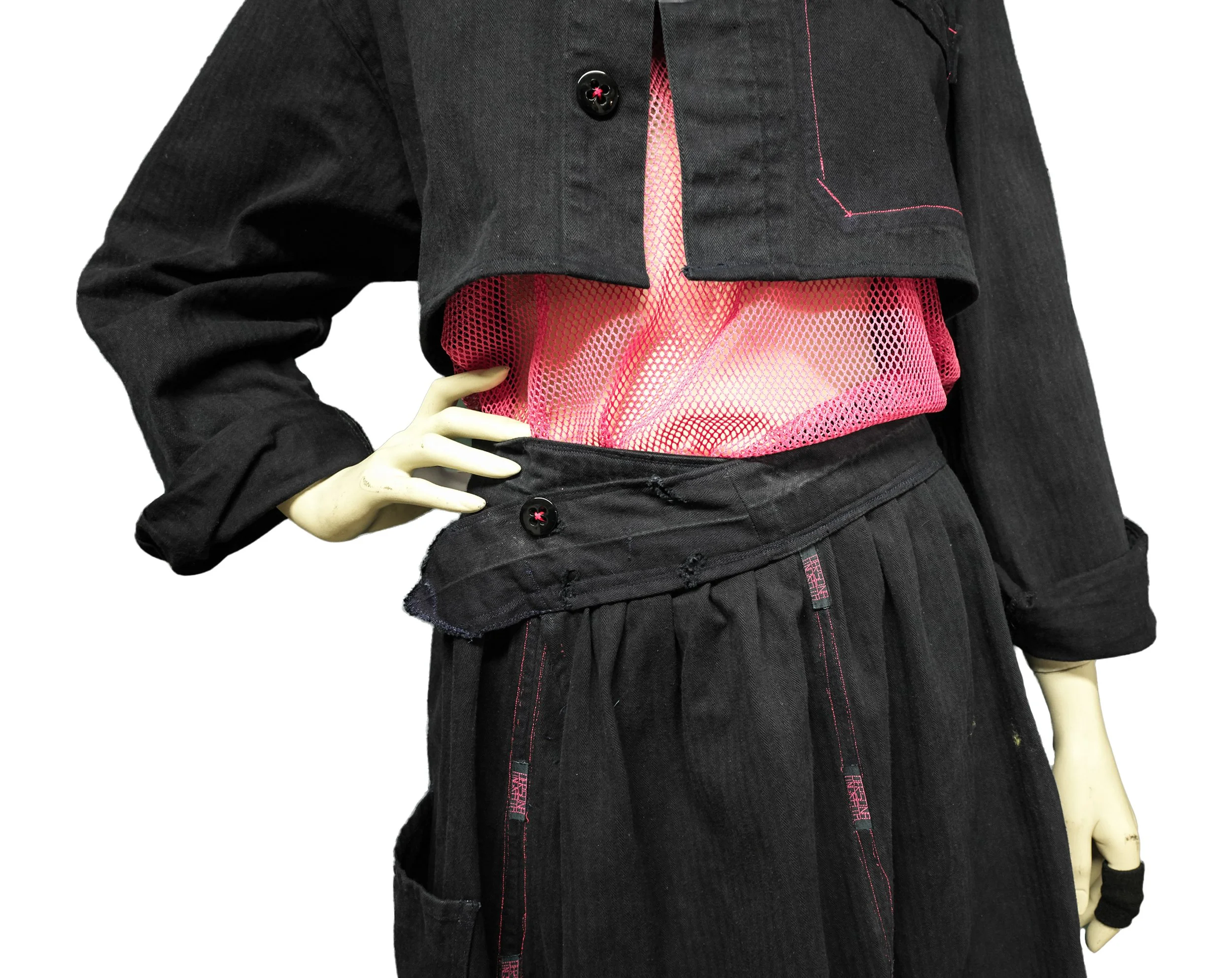 Schwarz  u. rotes Netz.jpg