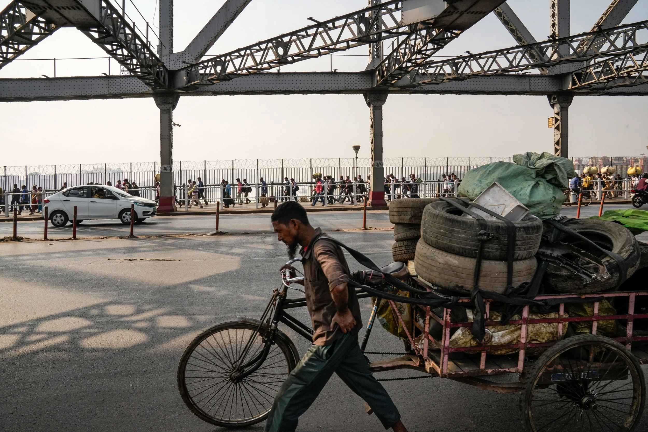 Reifentransport Howrah-Bridge.jpg