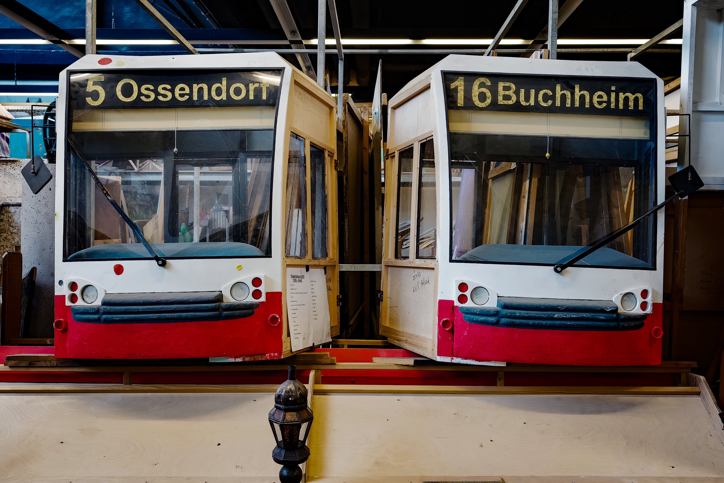 Busse.jpg