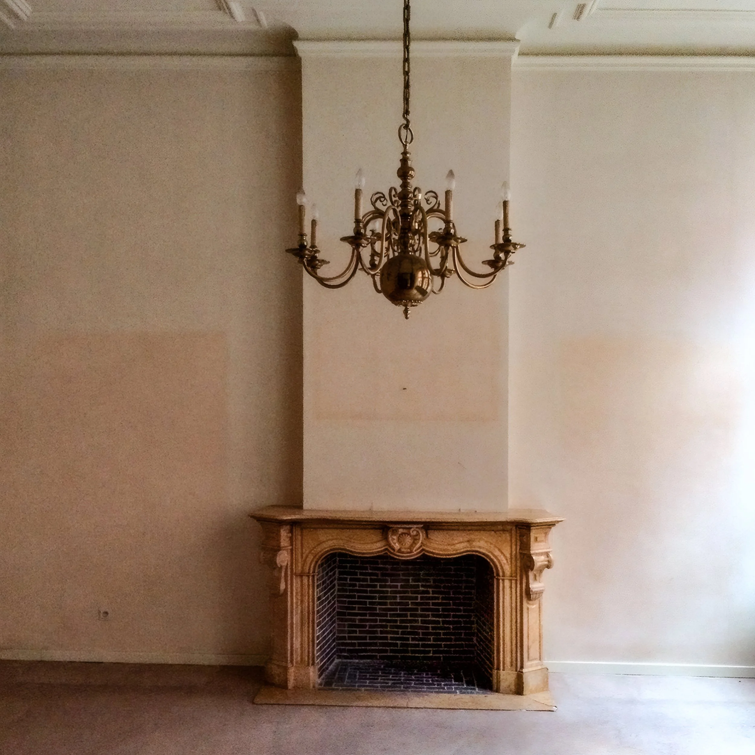 Brügge fireplace.jpg
