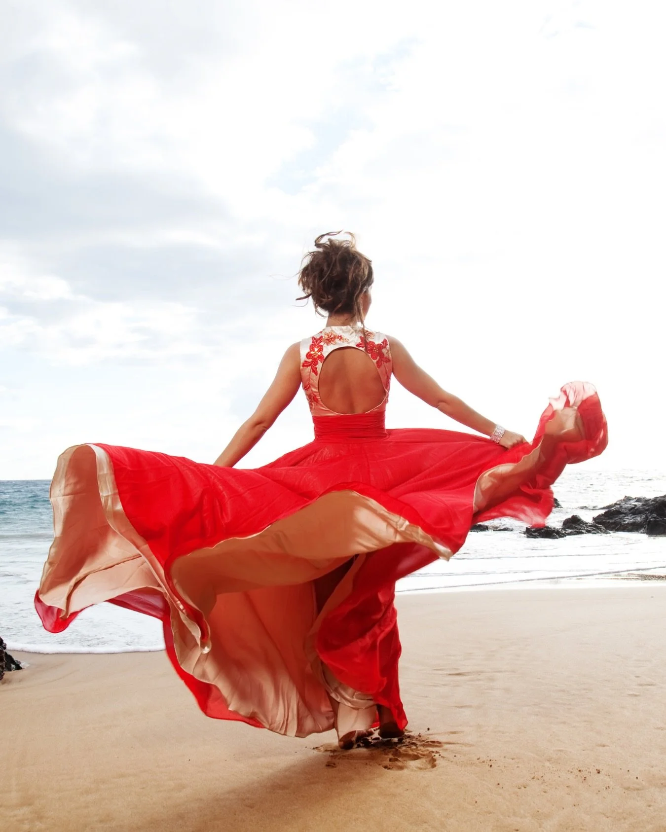 Een frisse start hoeft niet groots te zijn.

Soms zit het in kleine keuzes.
In kleuren die je energie geven.
In kleding waarin je je vrijer beweegt.

Wanneer je kiest wat bij je past,
voelt alles vanzelf lichter.

🎨 Wil jij weten welke kleuren bij j