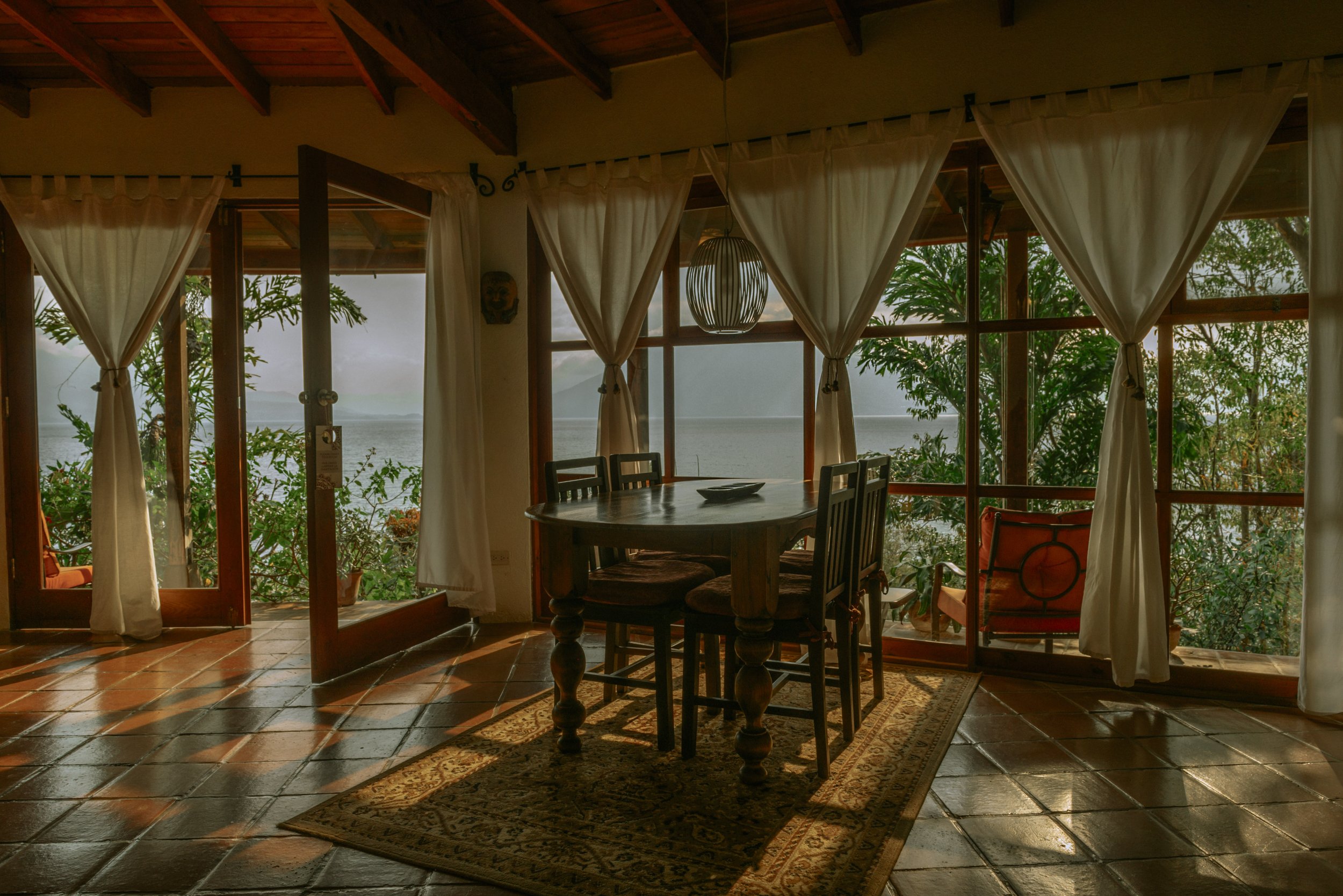 Caracol Apt 21 dinning table.jpg