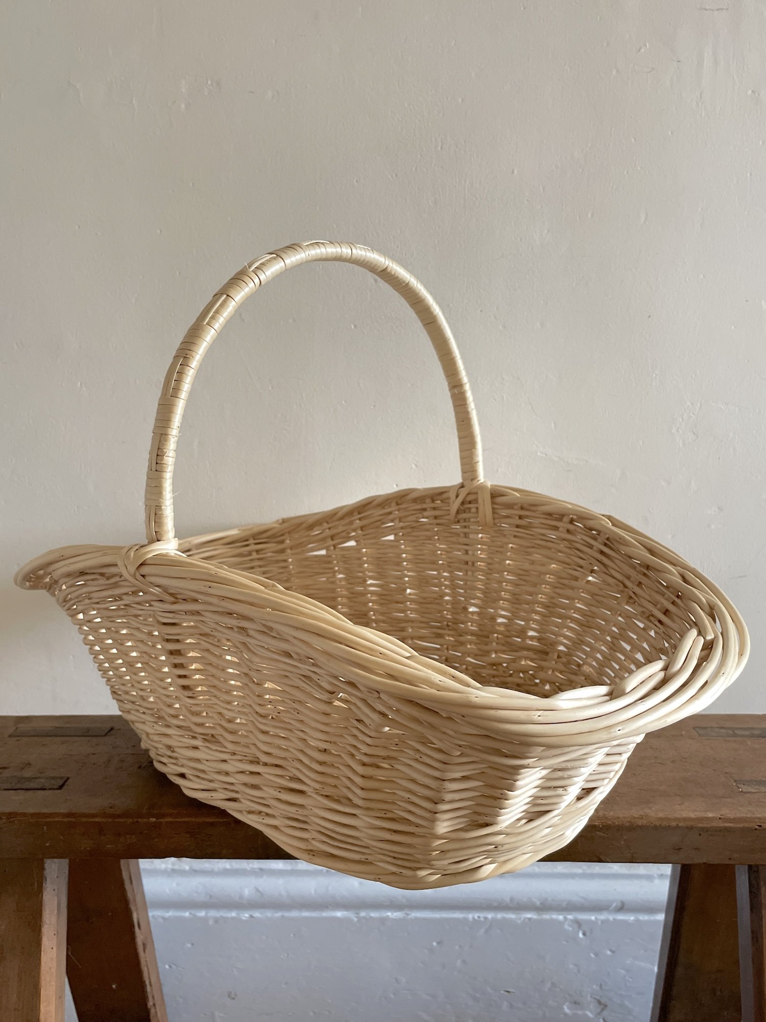 Regency Oval Flower Basket Diagonal.jpeg