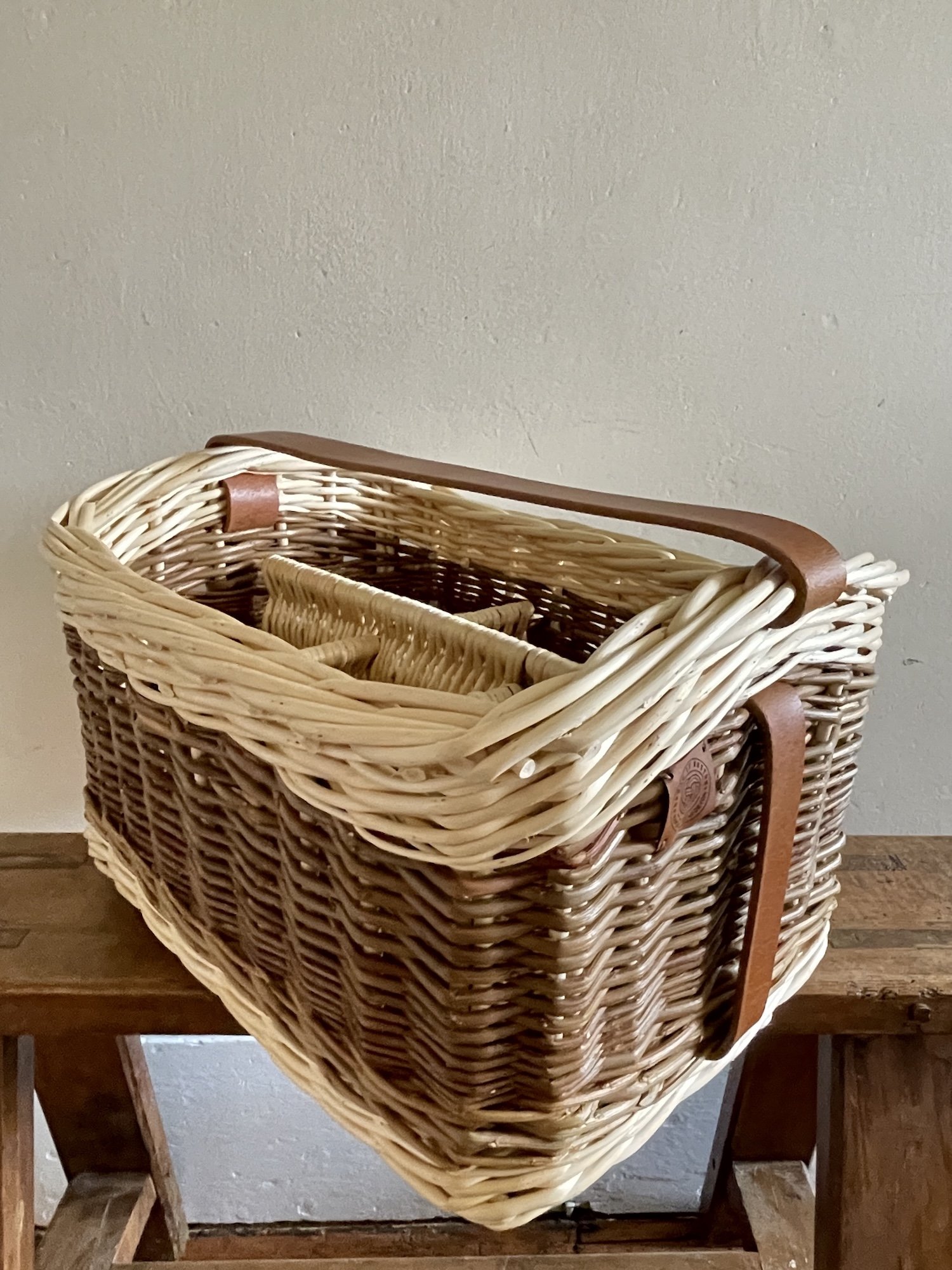 Wine Bottle Basket 6 Partition.JPG