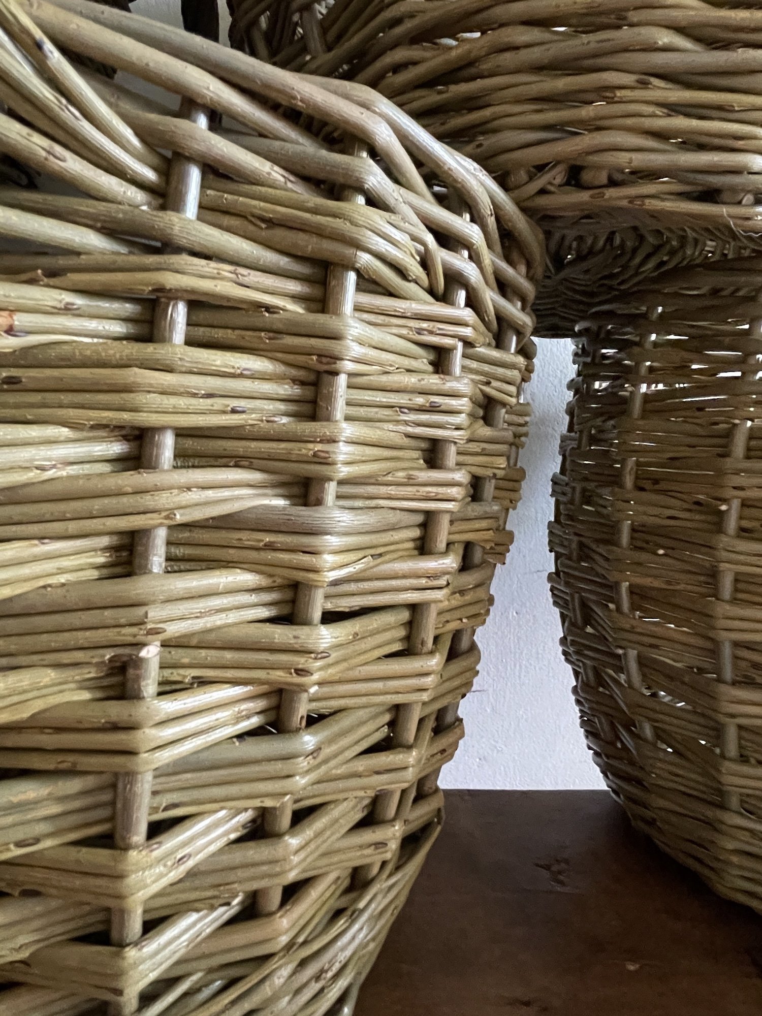 Round Handling Basket Side Detail.JPG