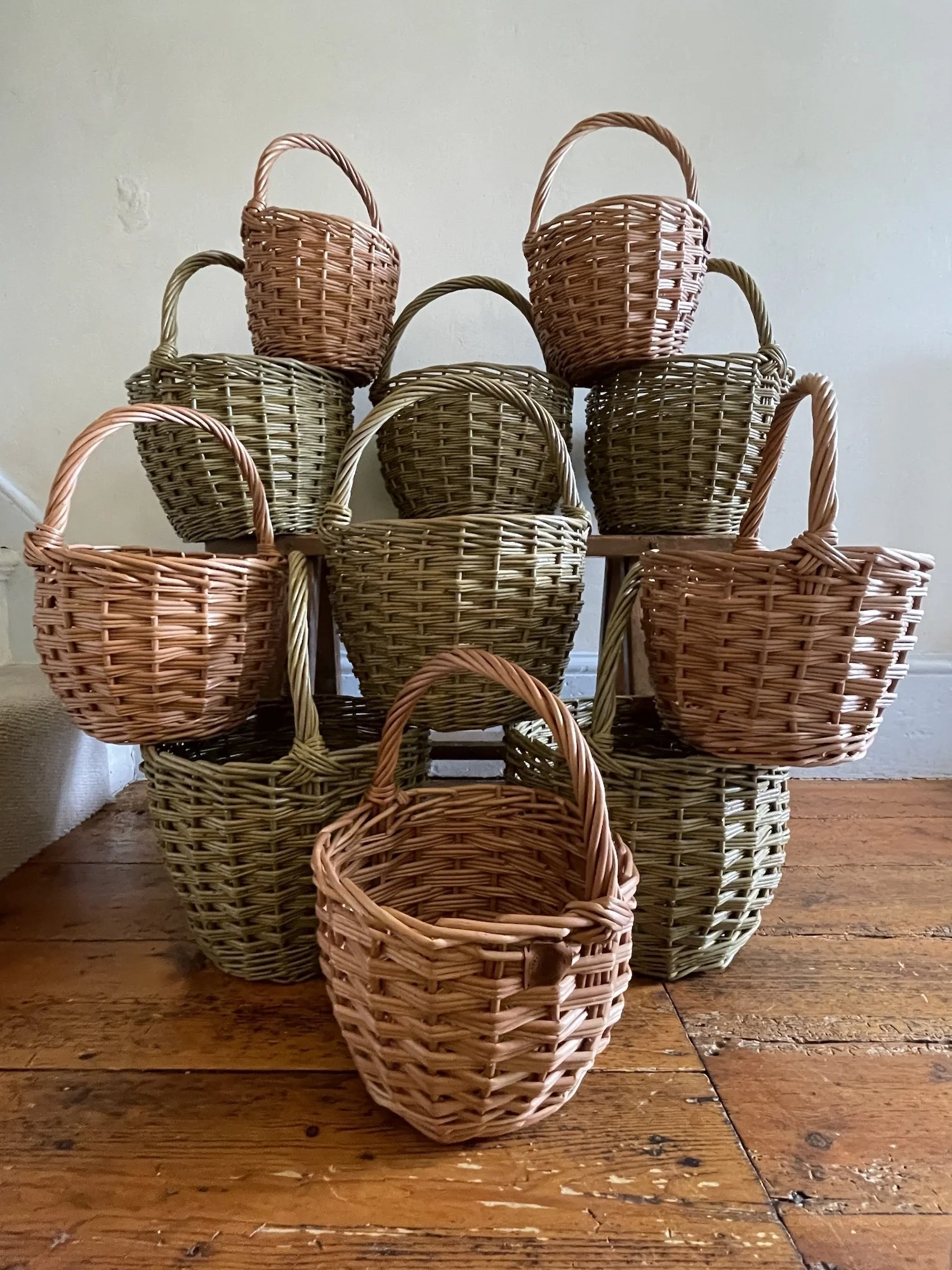 Round Handling Baskets DM & Buff.JPG