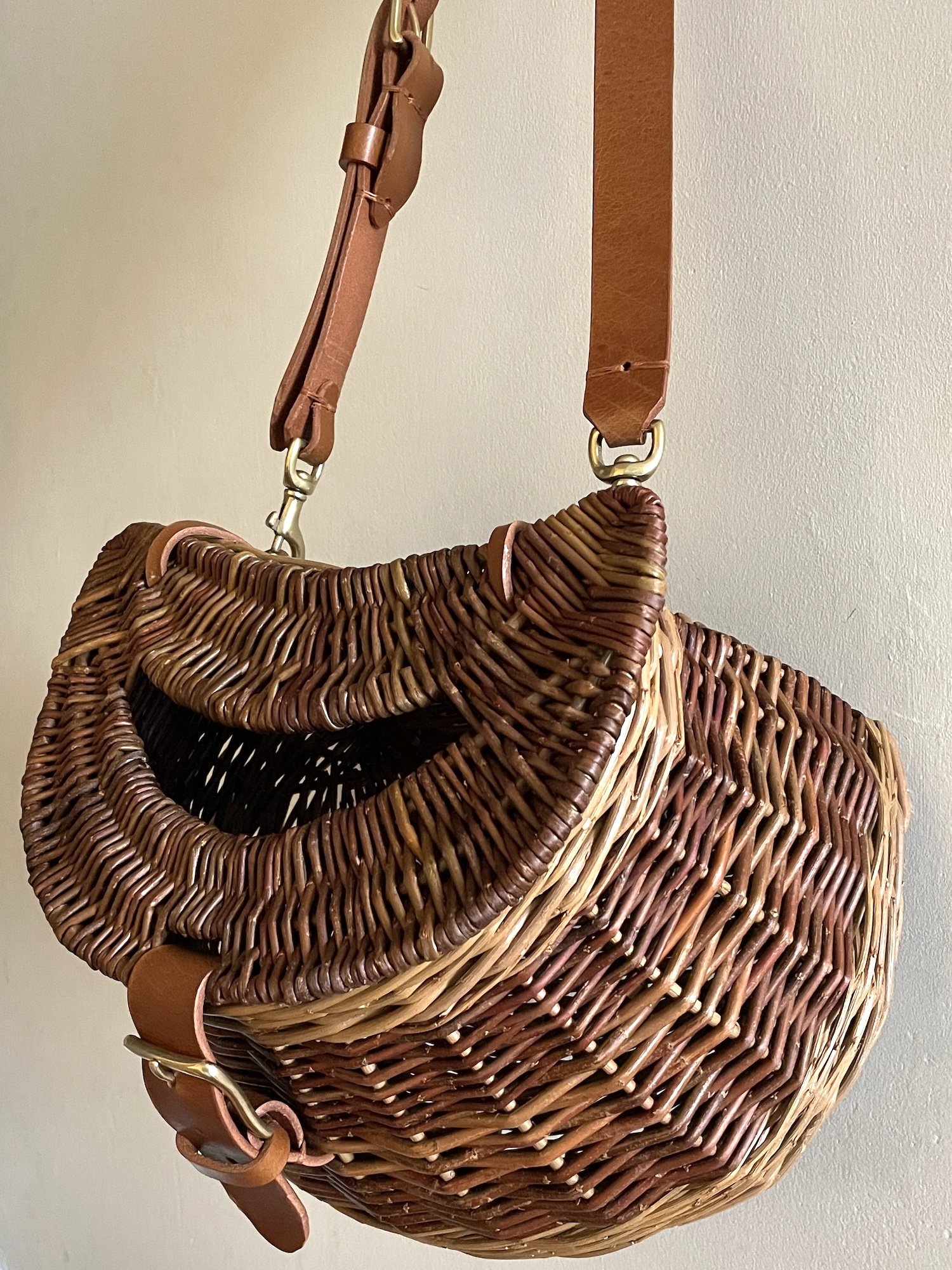 Willow fishing creel diagonal hanging.JPG