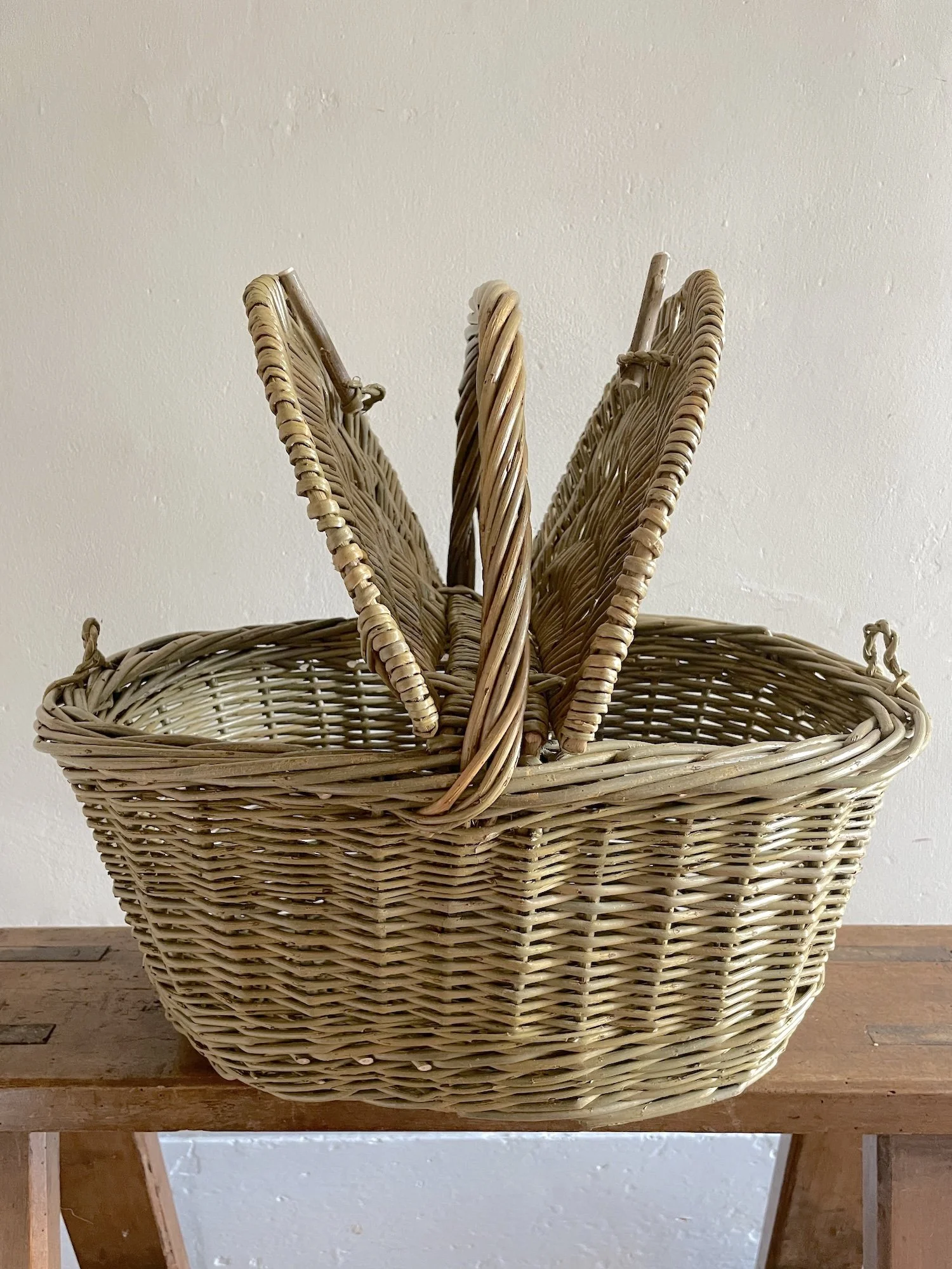 Regency Oval Picnic Hamper Lids Up.jpeg