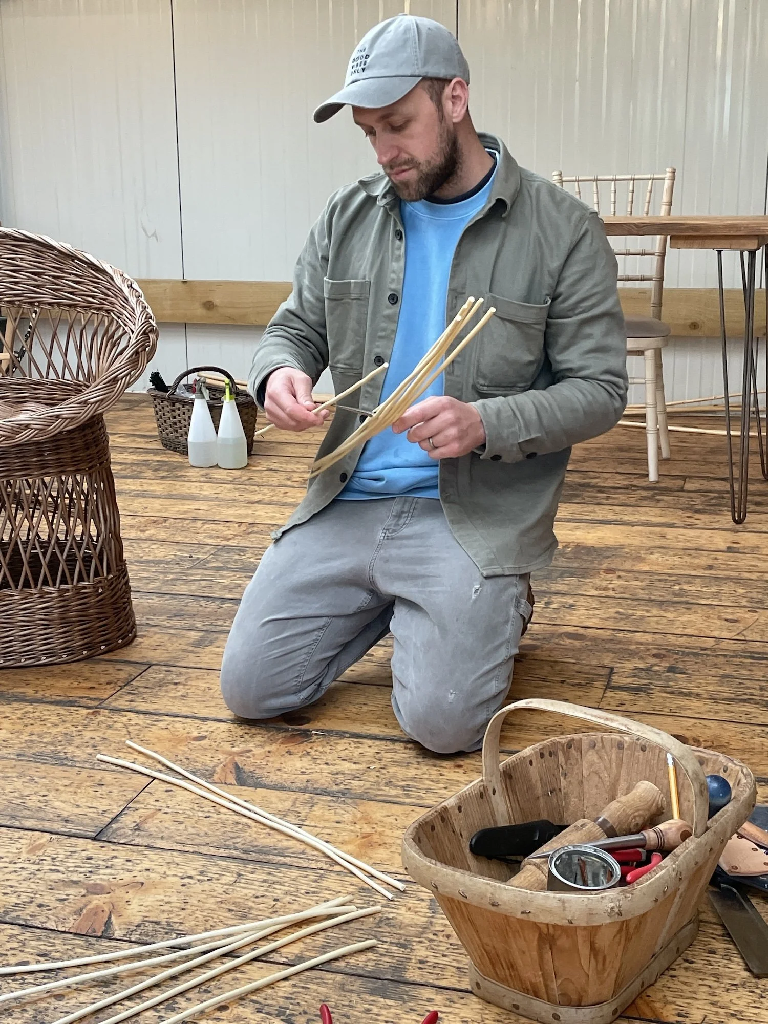 Whole willow chair seating woprkshop Eddie Glew Demonstrating.jpeg
