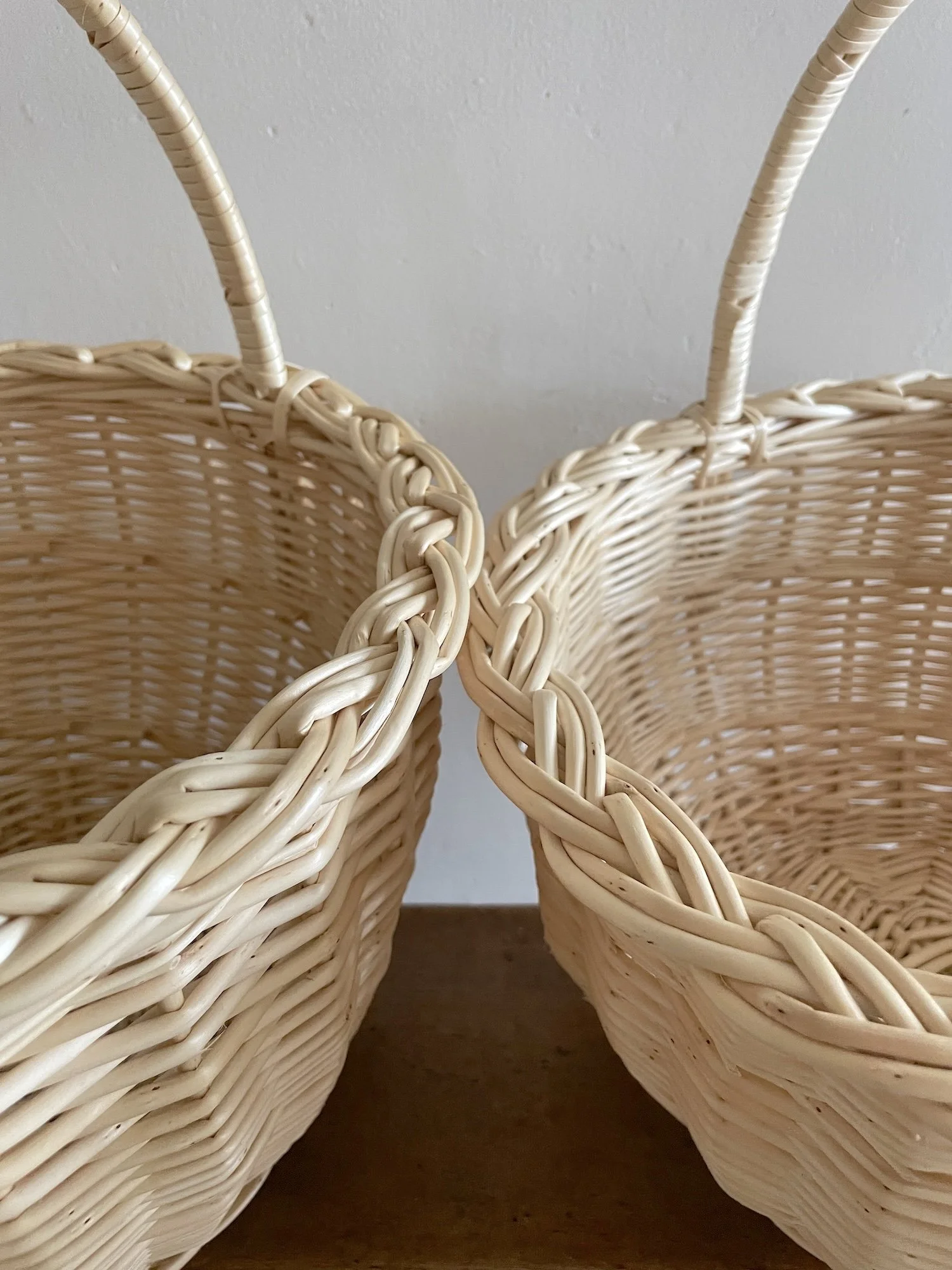Large Round Shopper White2 Detail.JPG