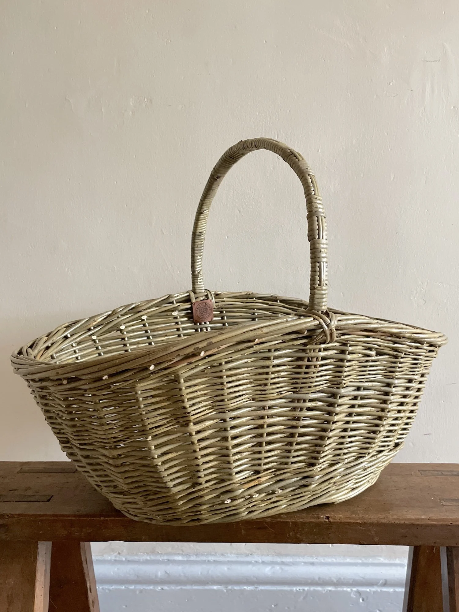 Regency Oval Shopping Basket Diagonal.jpeg