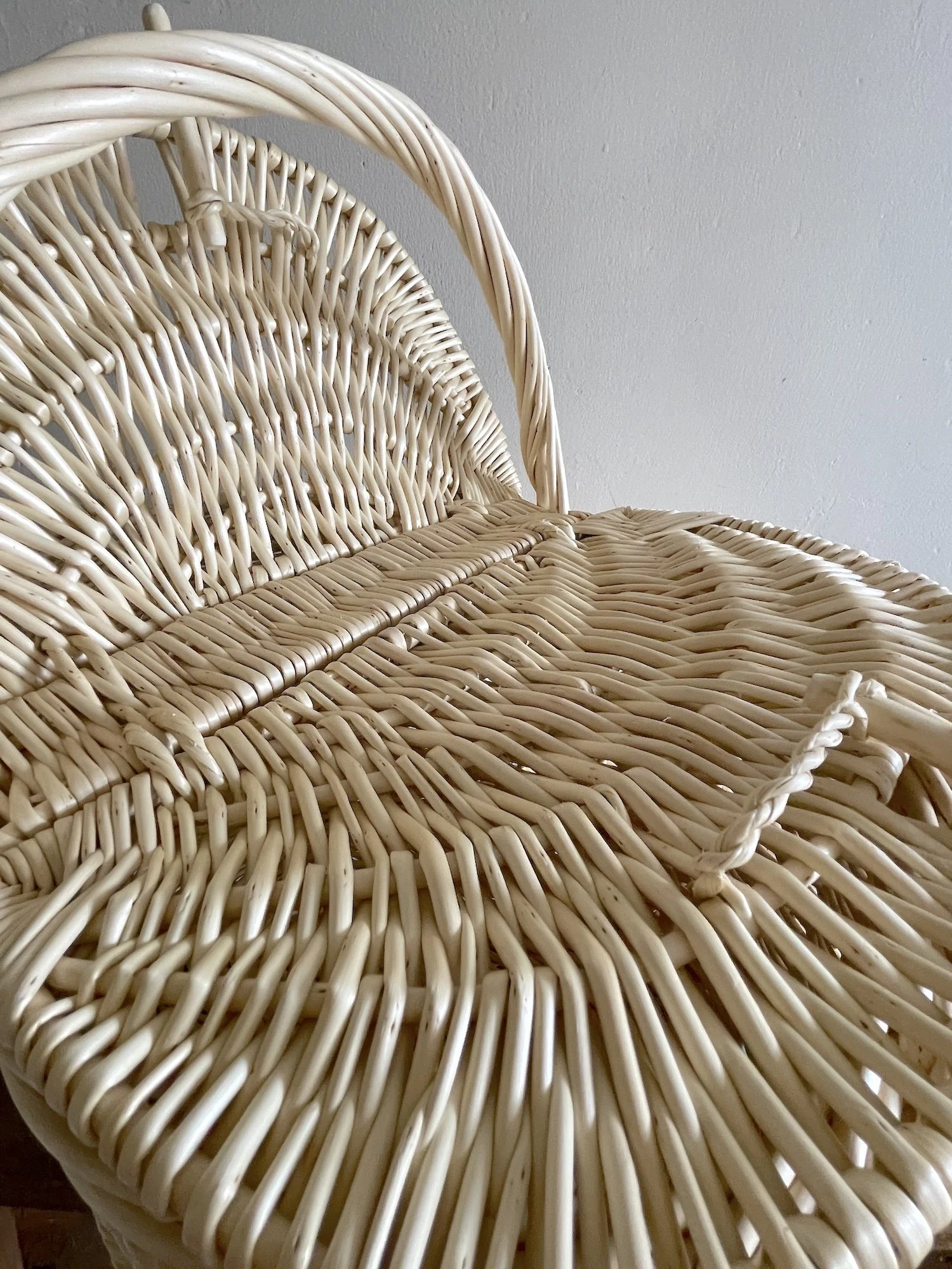 Regency Oval Straight Sided Hamper detail edit.jpeg