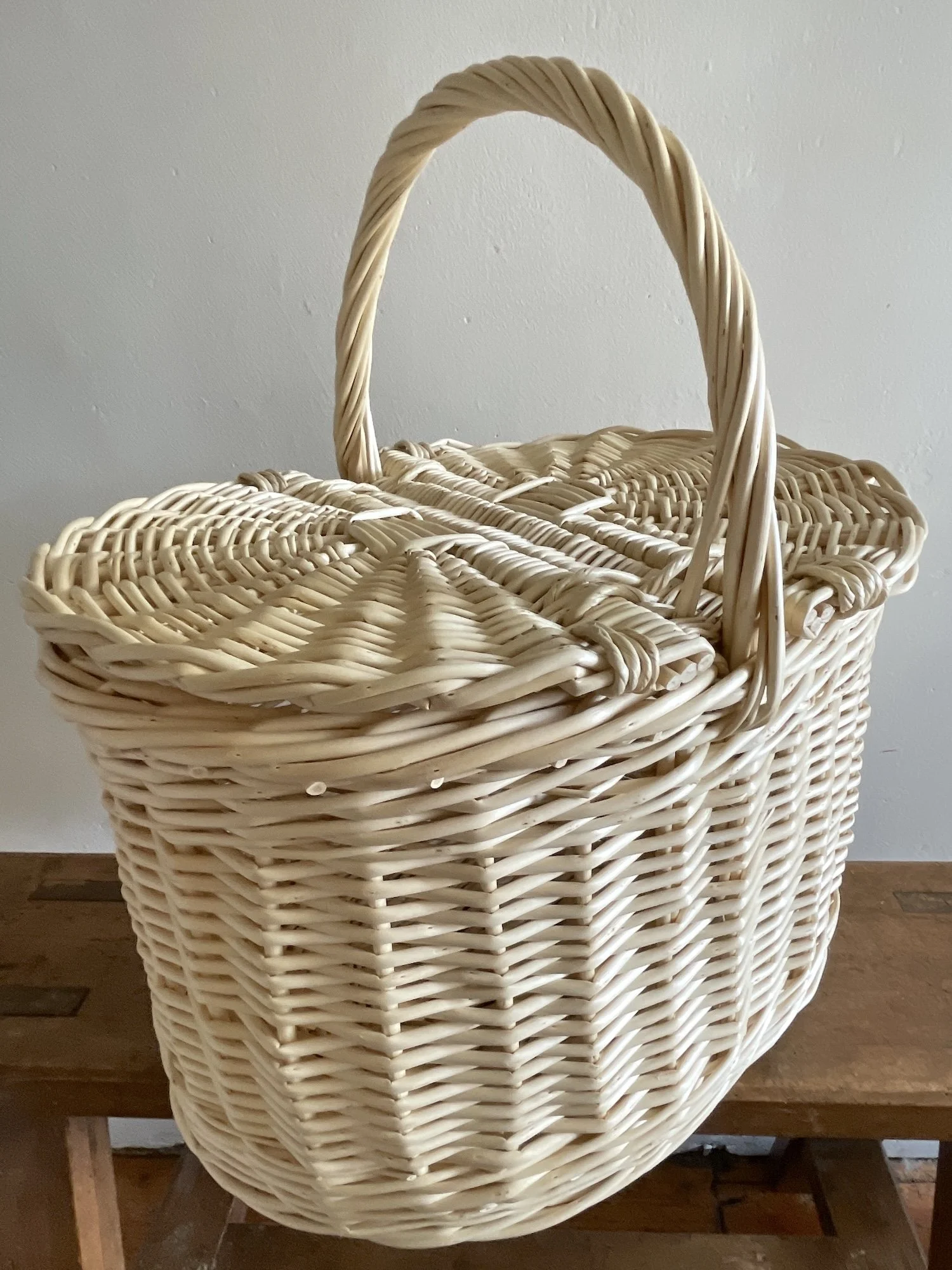 Regency Oval Straight Sided Hamper small diagonal.jpeg