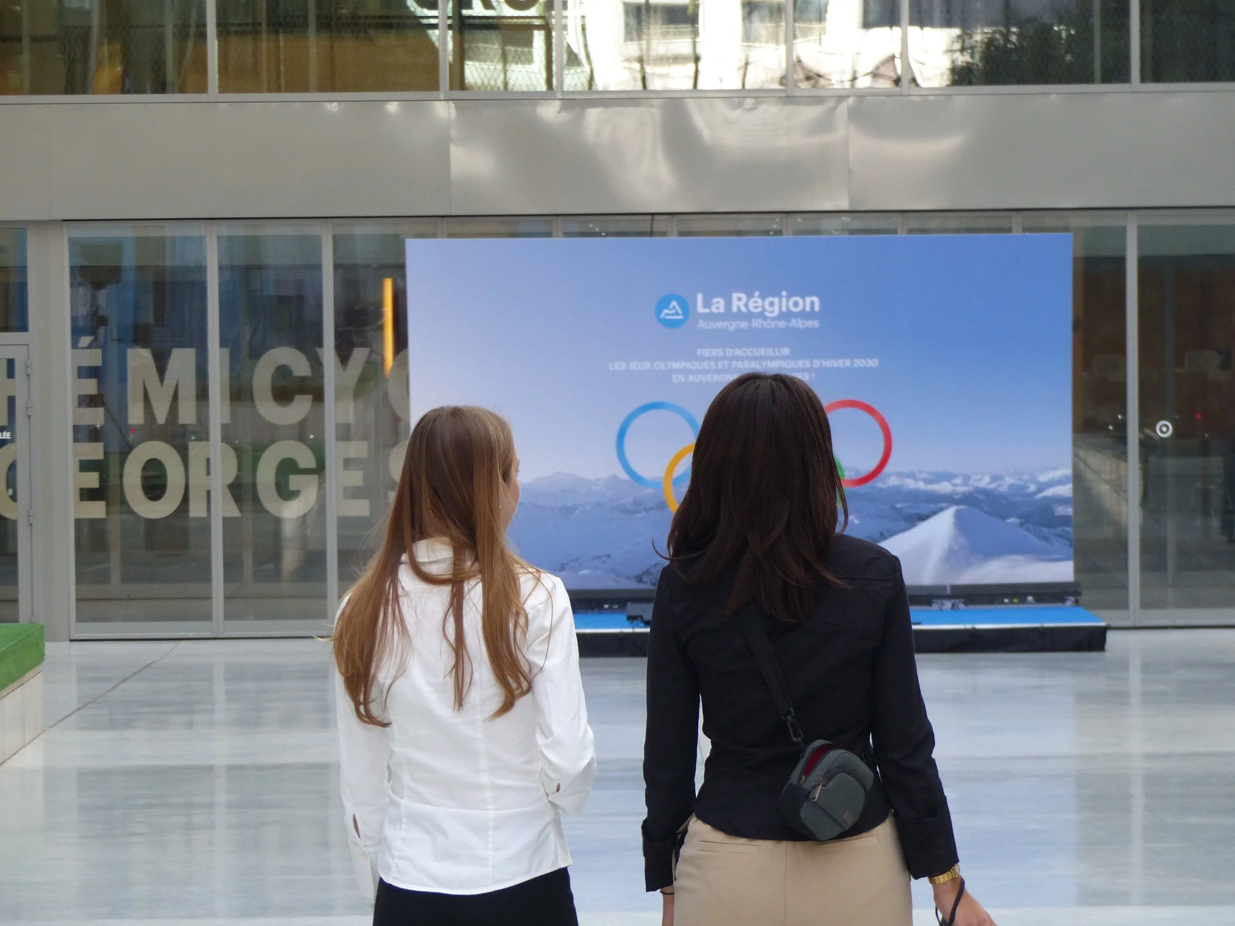 Girls walking in hall(1).JPG