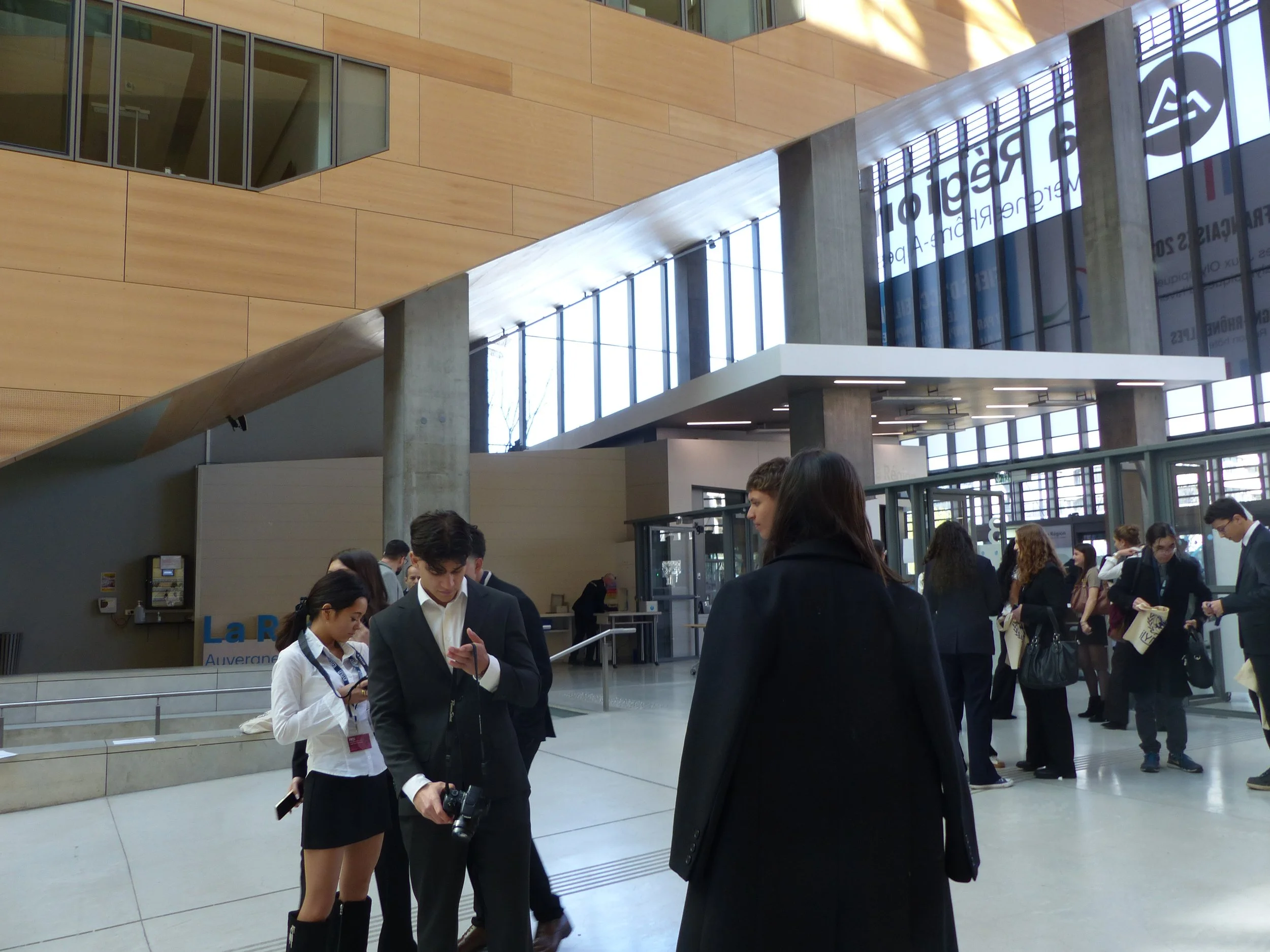 People at the entrance.JPG