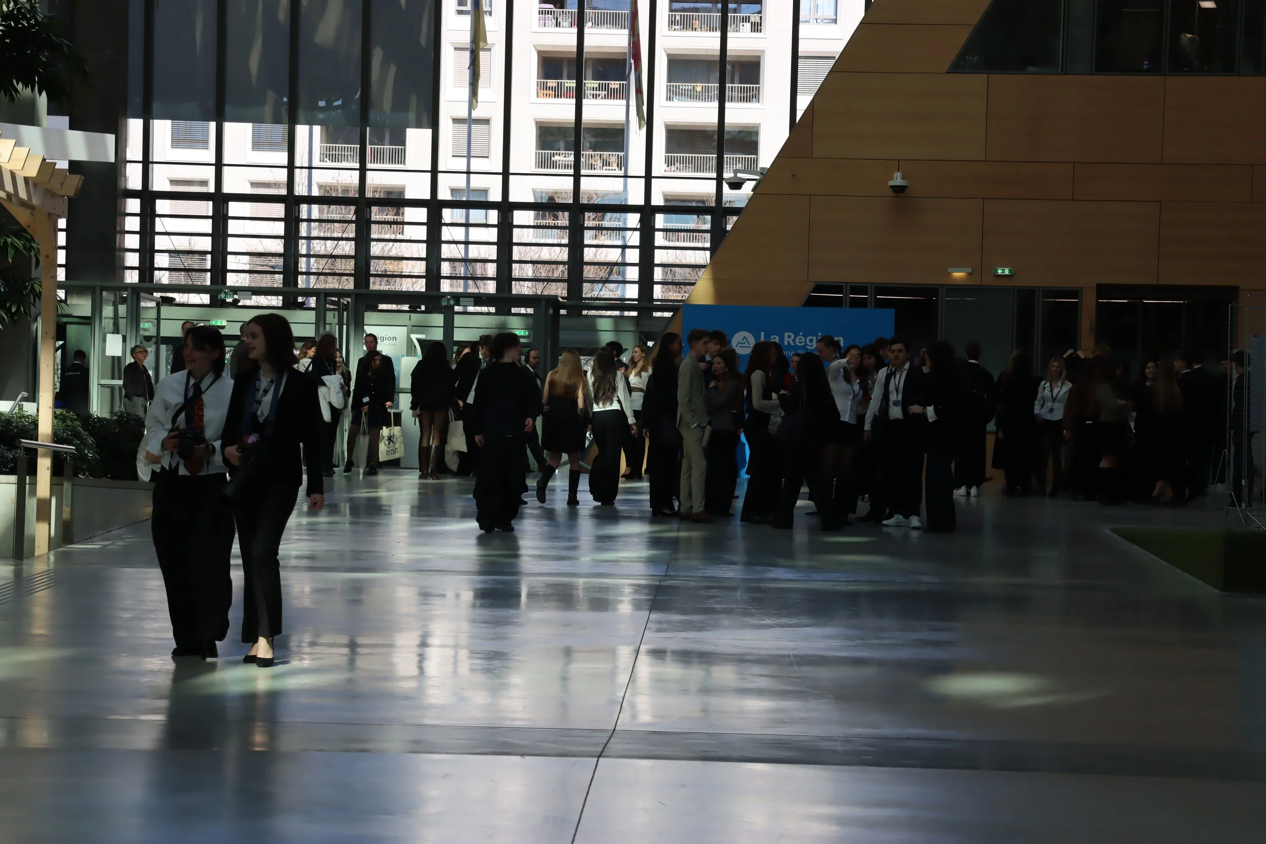 Schools arriving (1).JPG