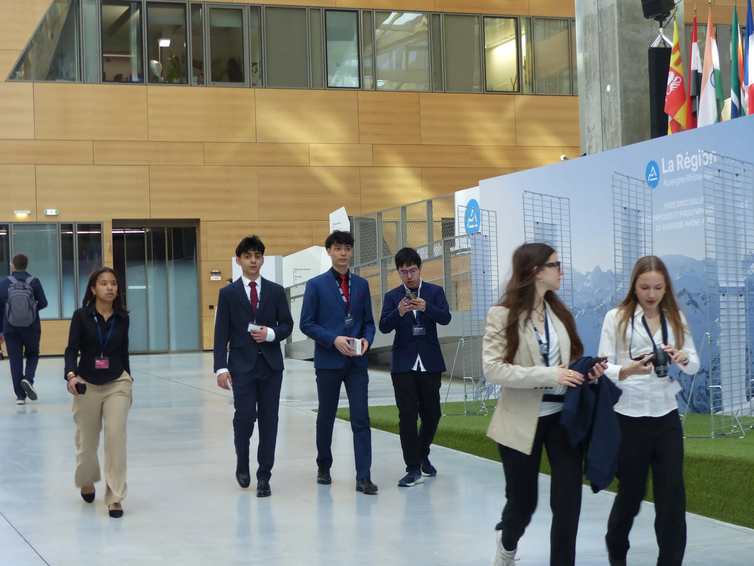 People walking(7).JPG