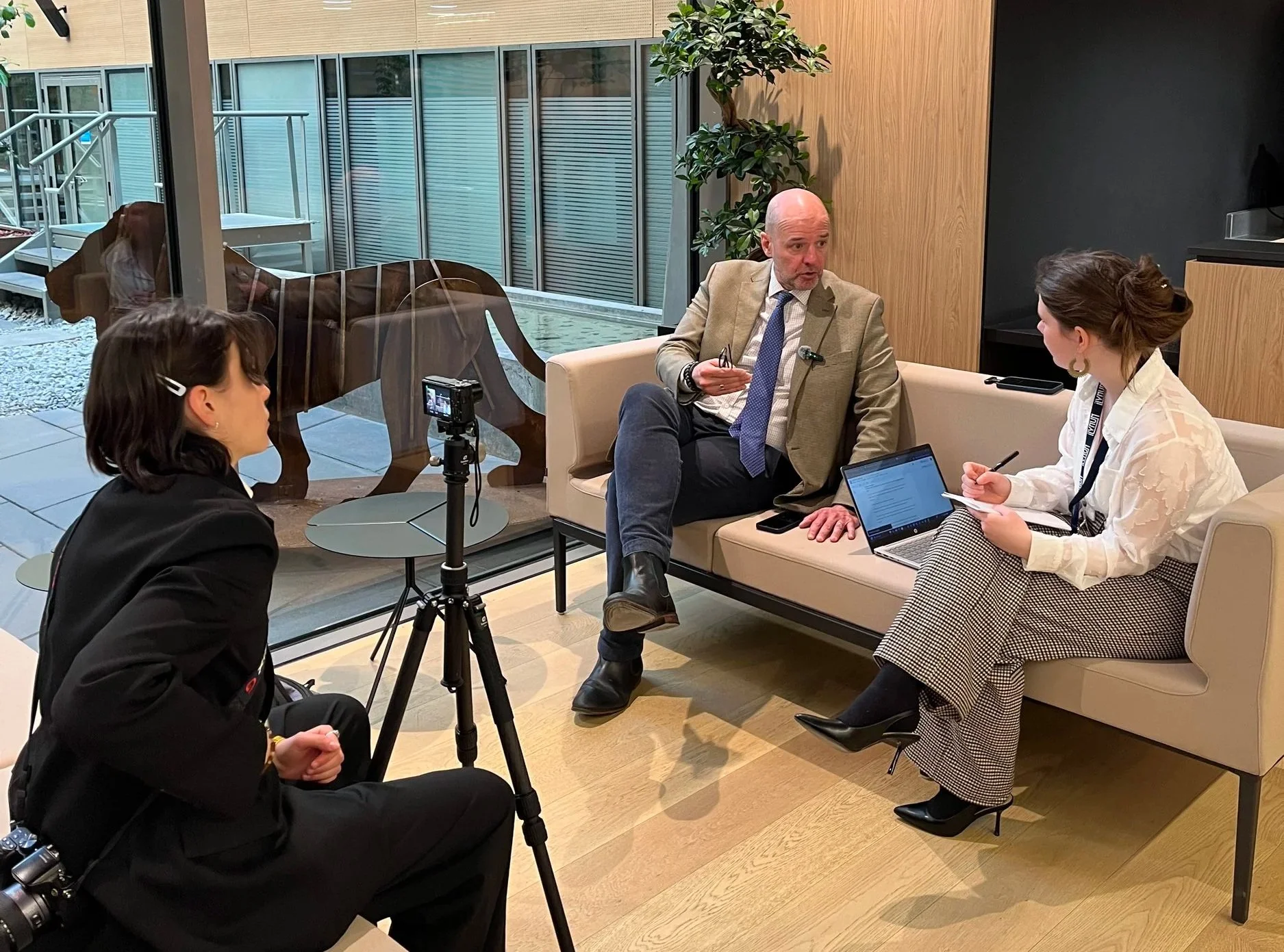 Interview with Florencio Travieso : Swiss blade Students and Diplomacy over War