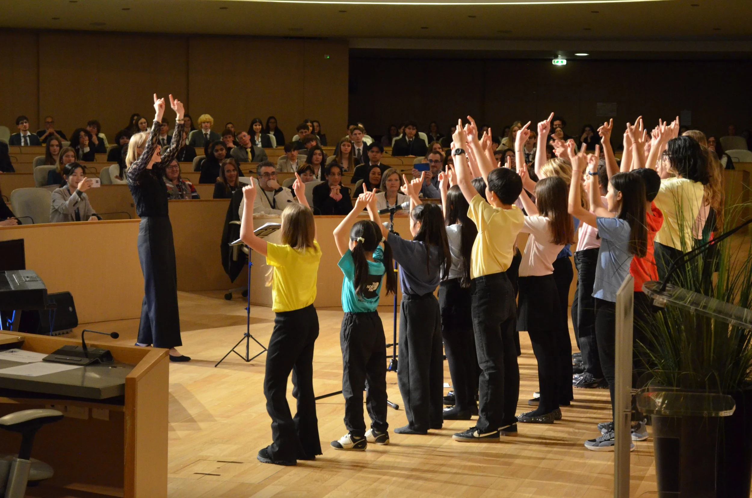 choir dancing isl.JPG