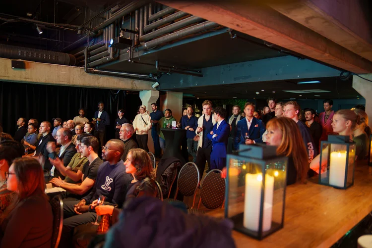 Konferansesal med publikum