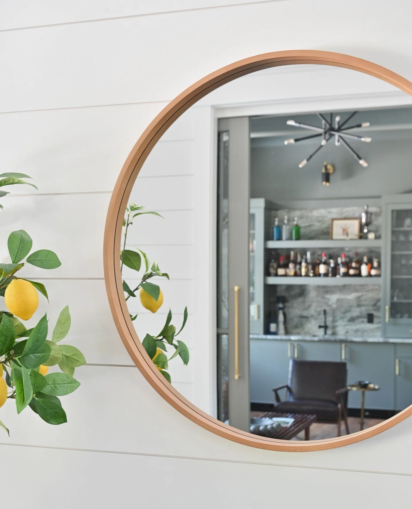 Seeing double - design worth reflecting on🪞⁠
⁠
See how our female-founded firm builds the Lowcountry&rsquo;s finest homes by checking out bellwethersc.com⁠
⁠
Vendors:⁠
Lighting: Eastyn Medium Chandelier @visualcomfort⁠
Cabinets: @bentwoodkitchens⁠
B