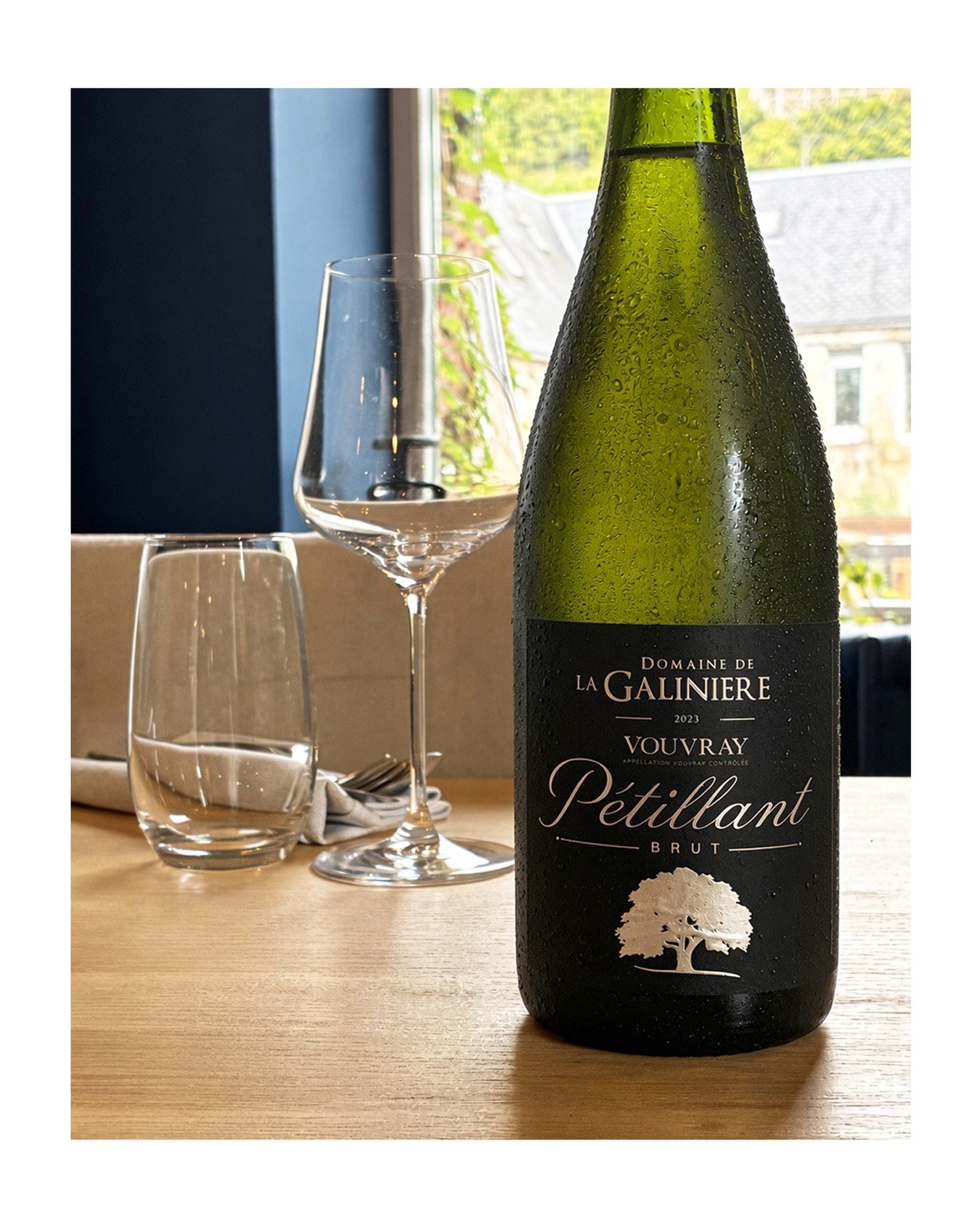 &Agrave; l&rsquo;auberge nous proposons beaucoup (&eacute;norm&eacute;ment) de vins &agrave; prix doux et abordables mais pas seulement&hellip; notre Livre de Cave regorge de tr&eacute;sors rares et de Grands Crus d&rsquo;exception.

🍾 Vouvray P&eac