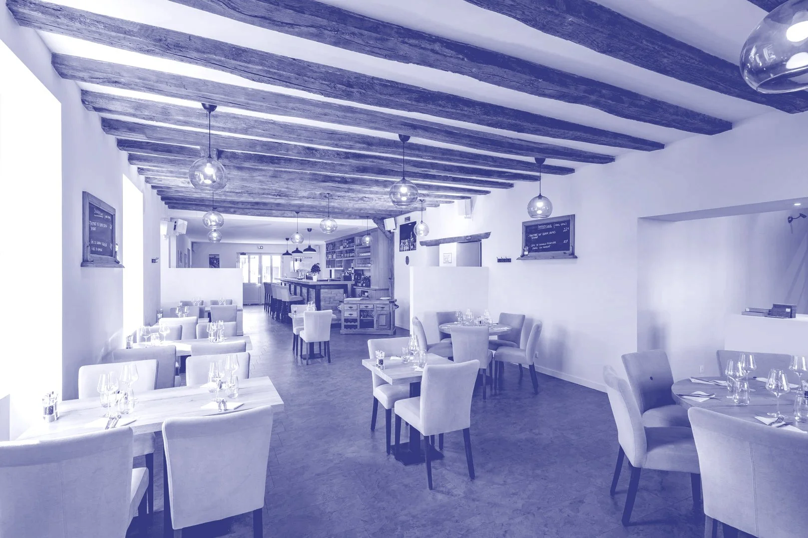 Salle de restaurant de l'Auberge du Croissant.