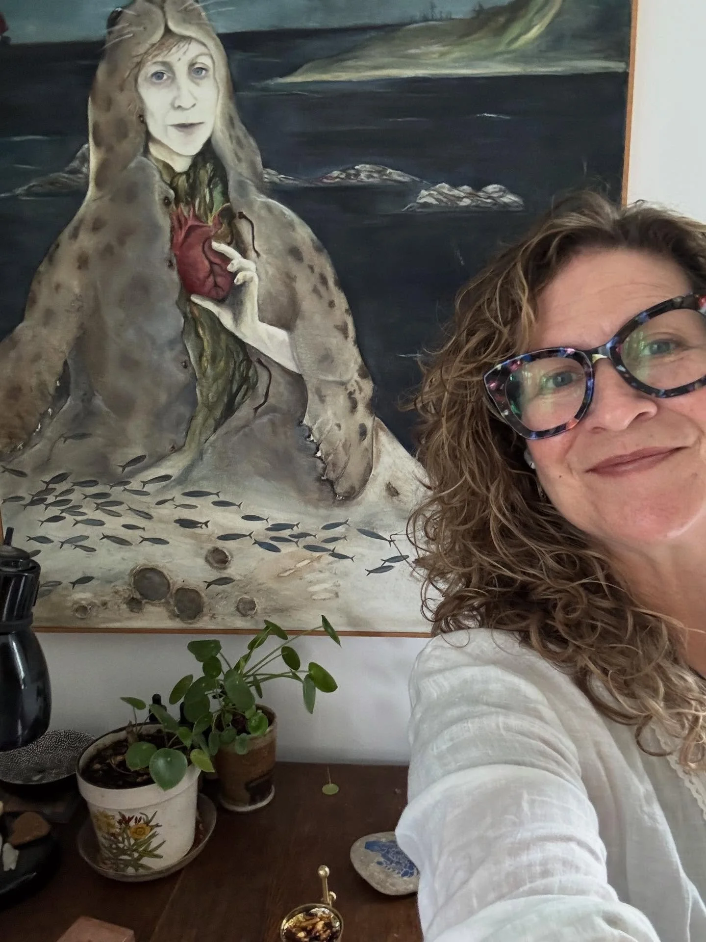 Just a quick pop into the feed here to say hi 👋 to all y&rsquo;all who recently took a moment to follow.  It&rsquo;s so nice to meet you! Here I post mostly art (and pics of my dog, Philomena) with the occasional story of adventures in this little l