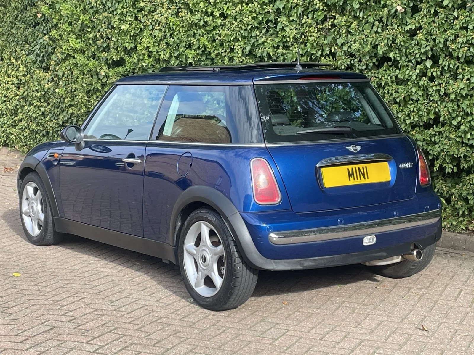 LT53 Indi Blue Cooper Automatic Sunroof 19.jpg