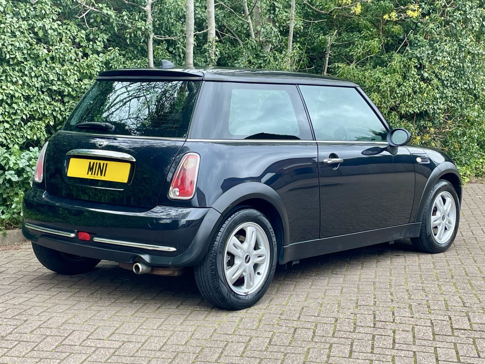 LR55 Astro Black Mini One 1.6 Manual 4.jpg