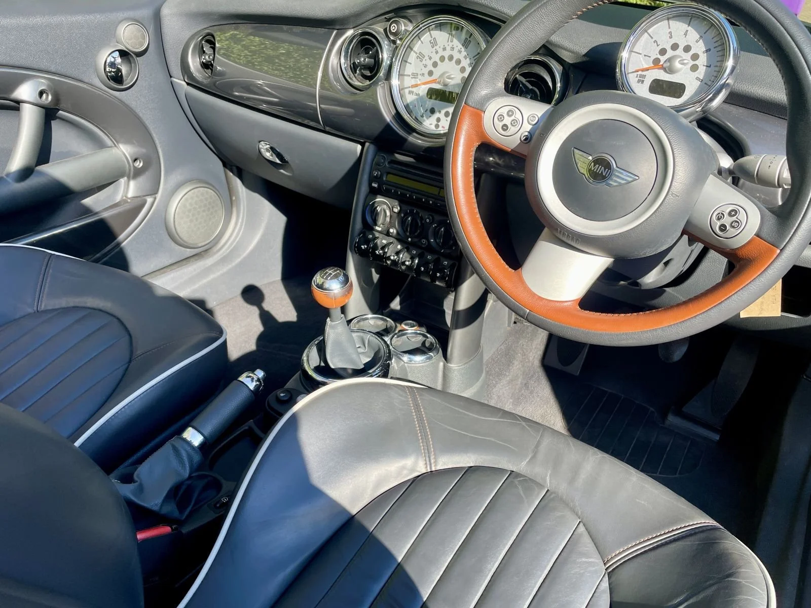 EA08 Pepper White Sidewalk Cooper Manual 6.jpg