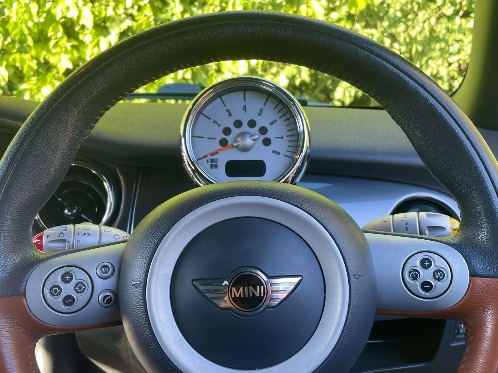 EA08 Pepper White Sidewalk Cooper Manual 8.jpg