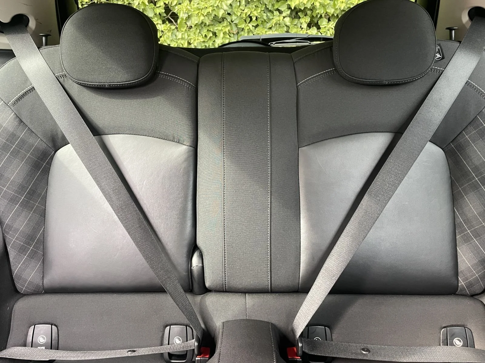 LO14 Black Cooper Manual 10.jpg