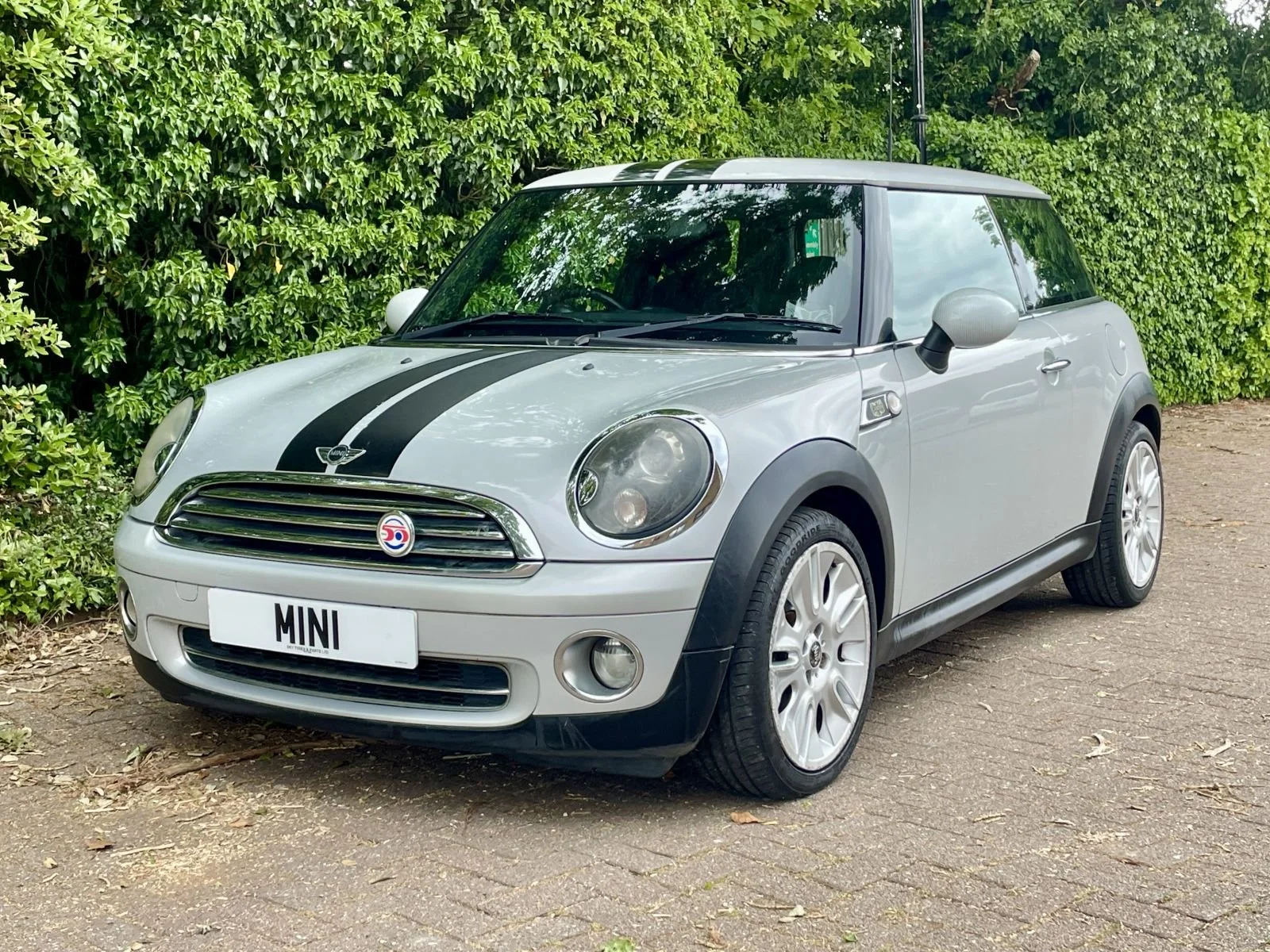 MT59 White Silver Camden Cooper Manual 16.jpg