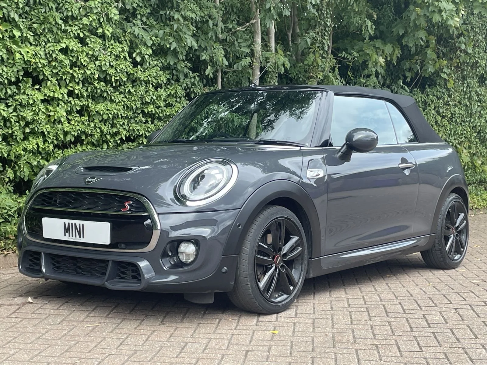 AD19 Thunder Grey Cooper S Automatic Convertible 19.jpg