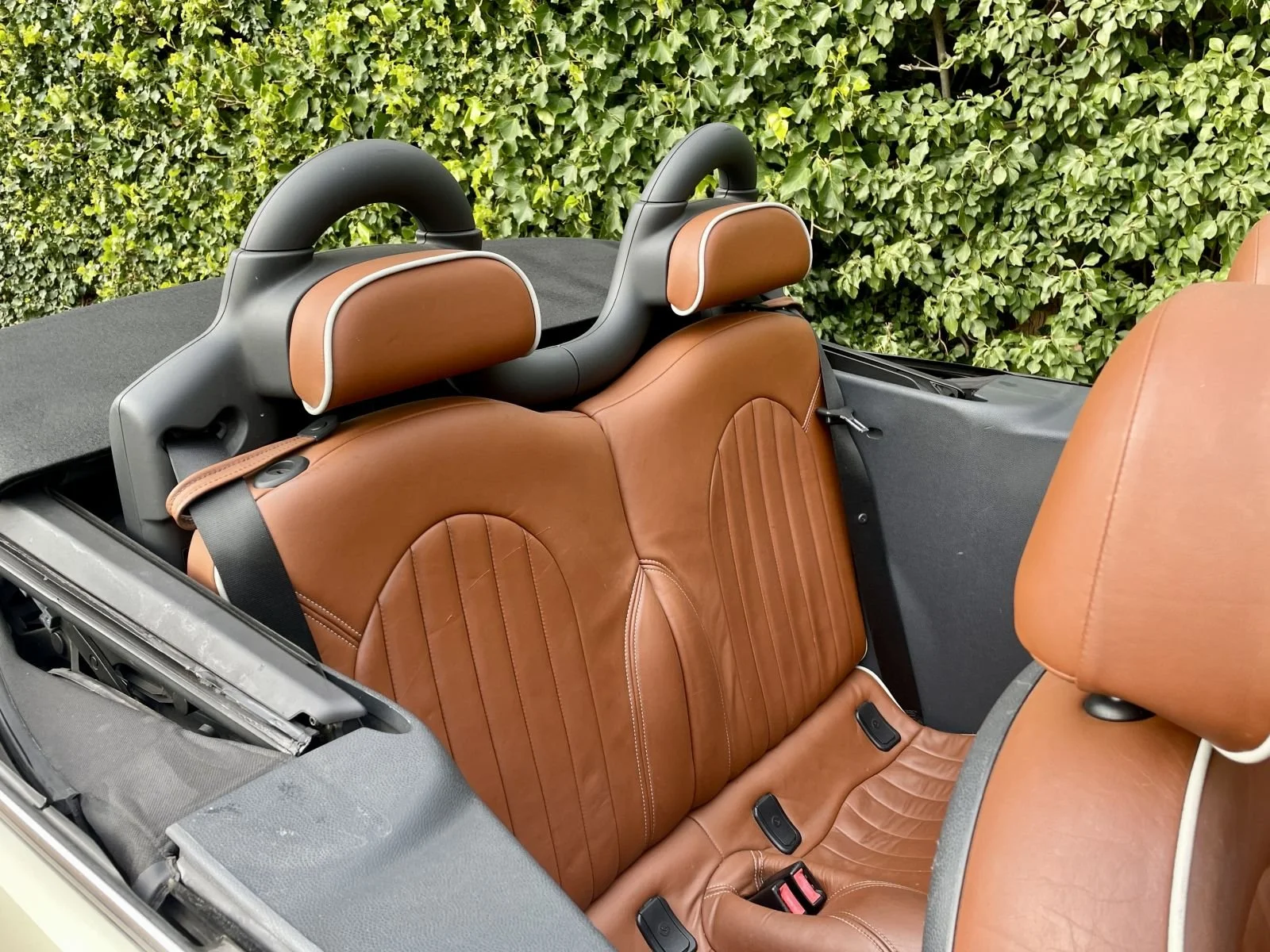 M121 Sparkling Silver Sidewalk Auto Cooper 10.jpg