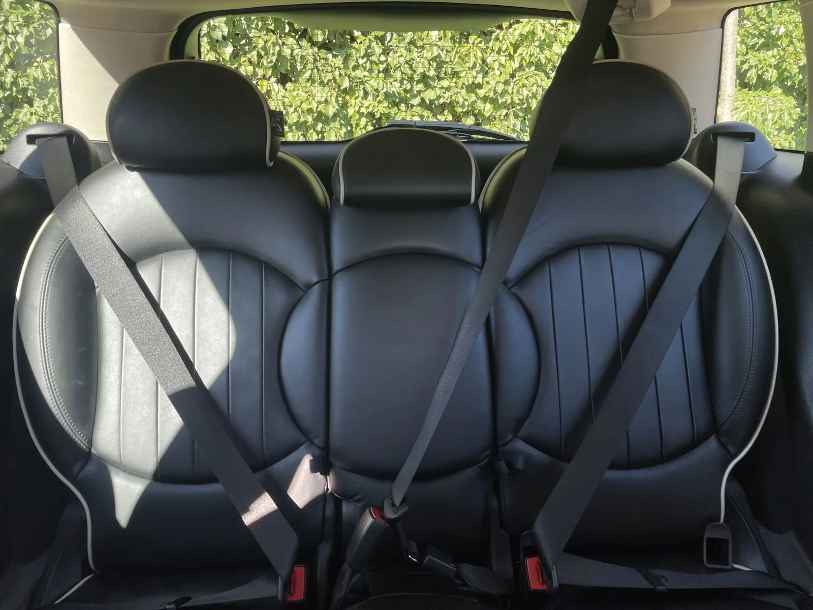 GU61 Absolute Black Metallic Countryman Cooper S Manual 12.JPG