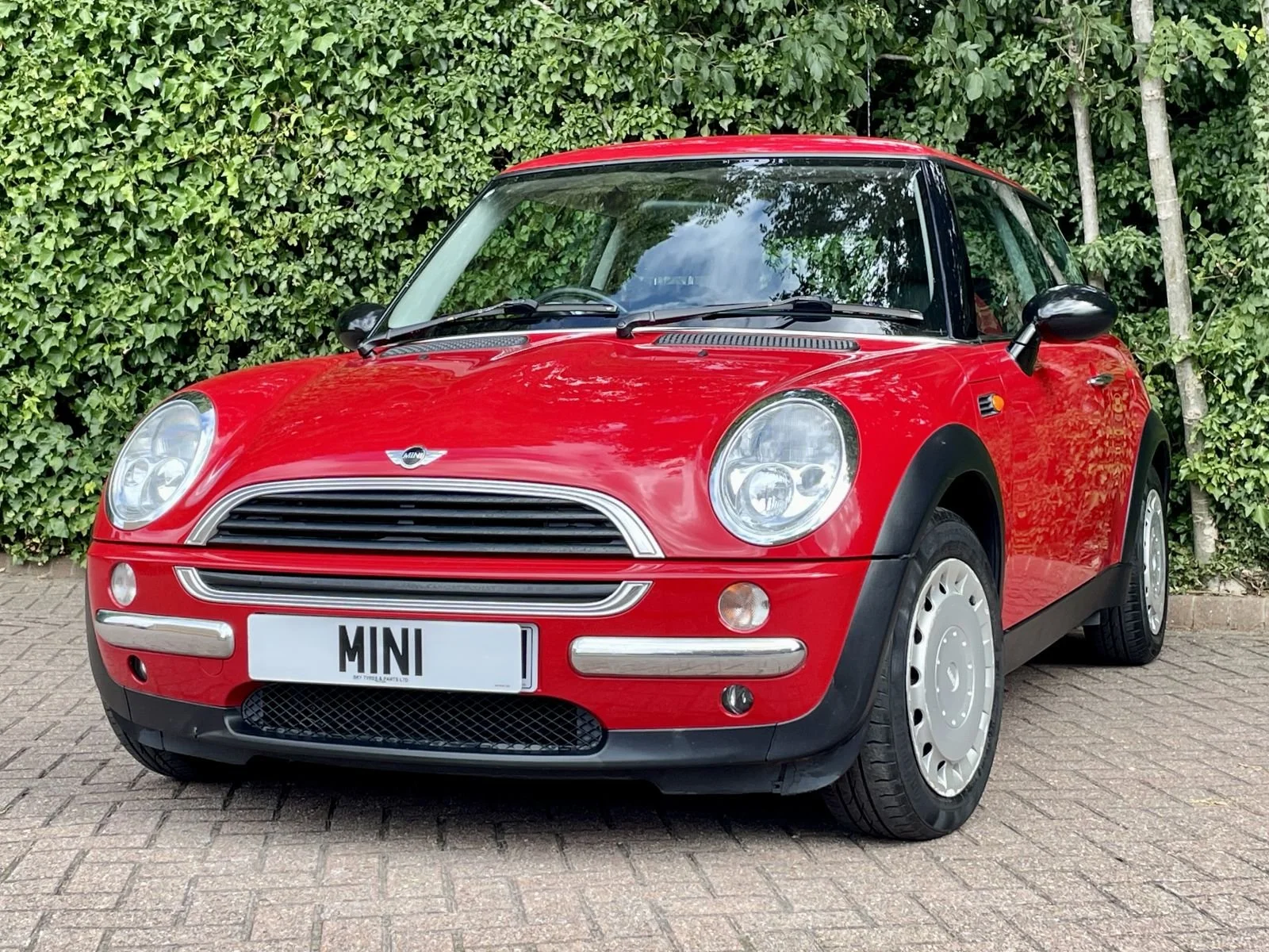 EX02 Red One Automatic 17.jpg