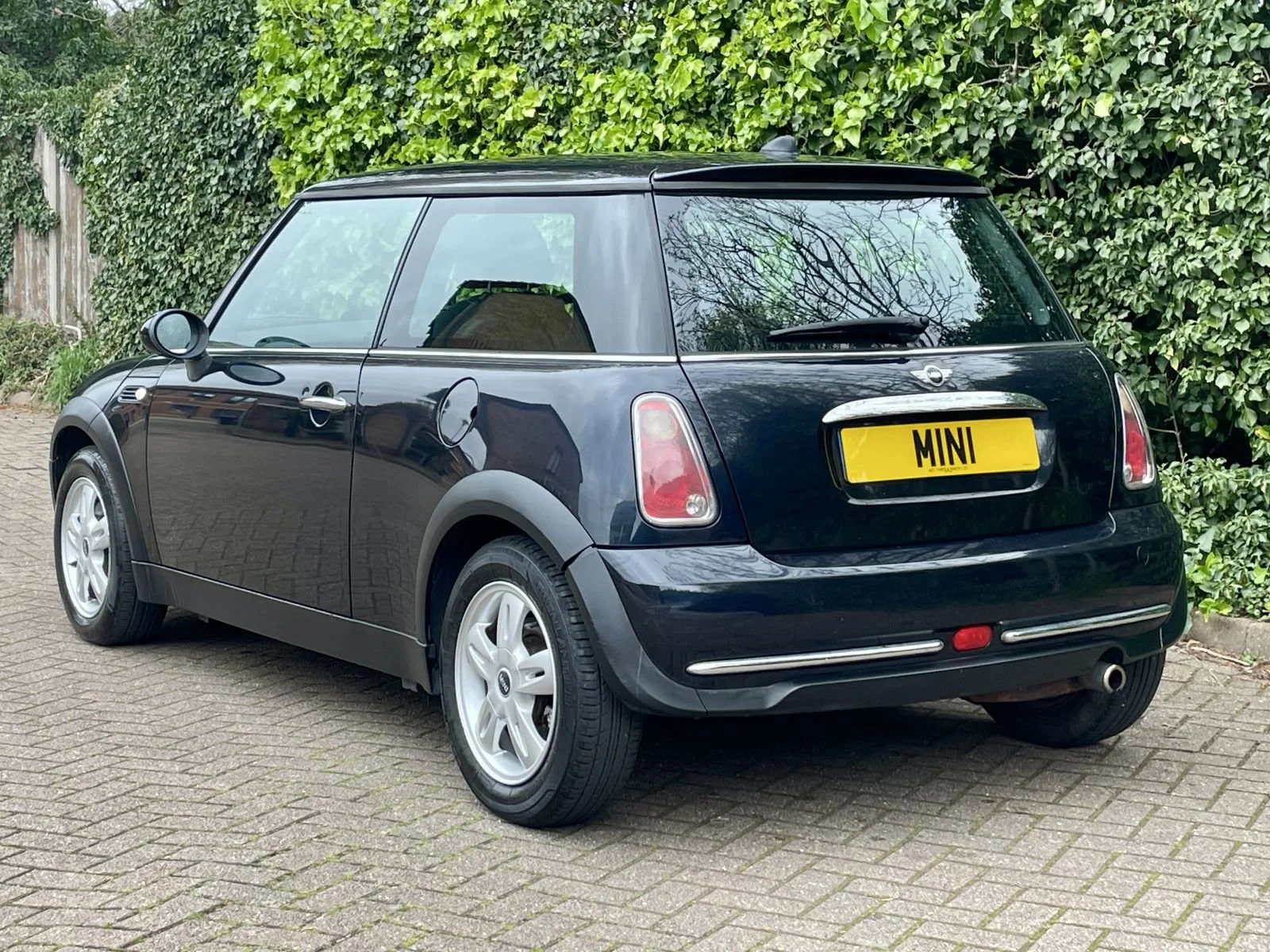LR55 Astro Black Mini One 1.6 Manual 13.jpg