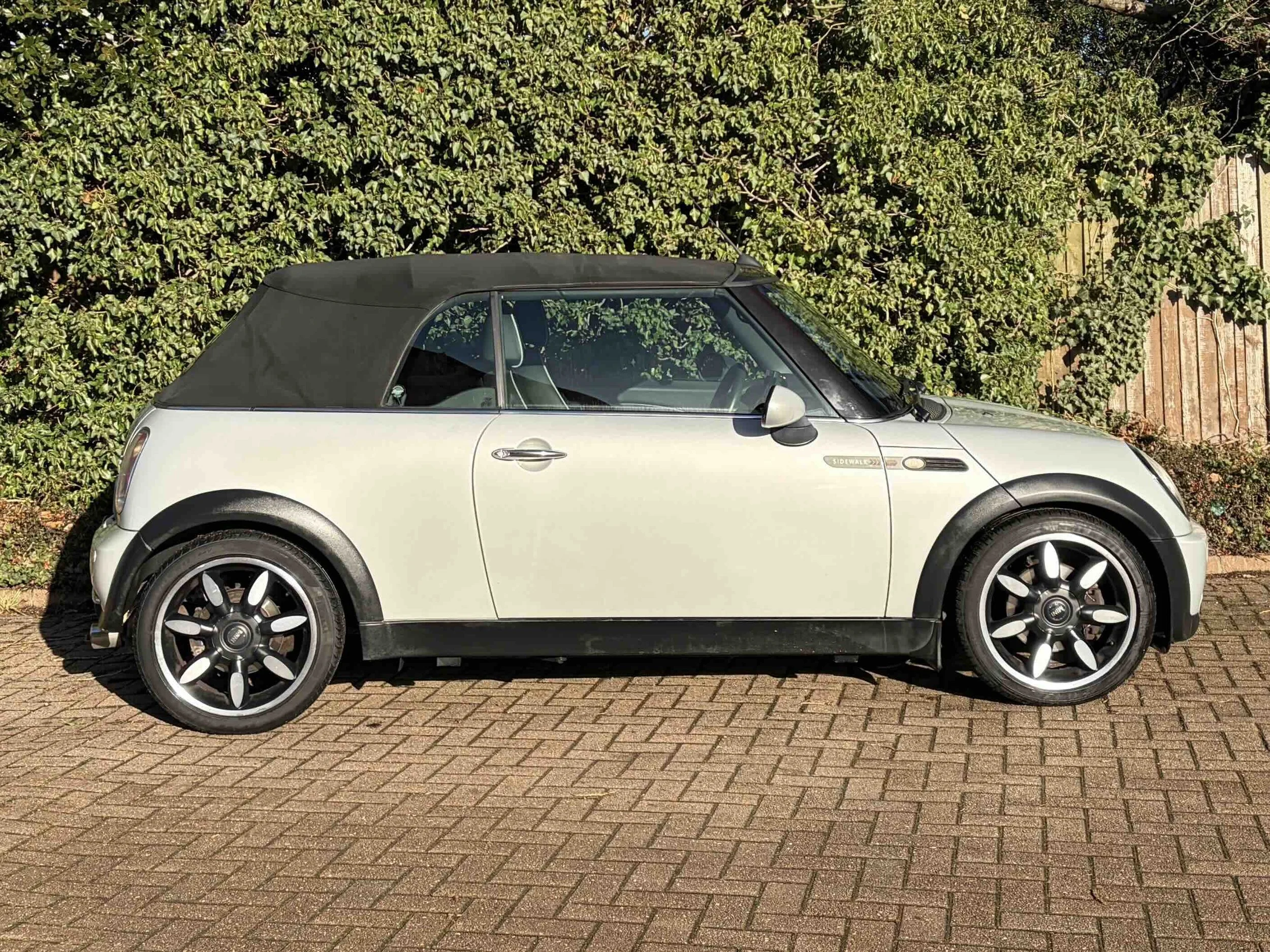 SL08 FNV White Silver Sidewalk 9.jpeg