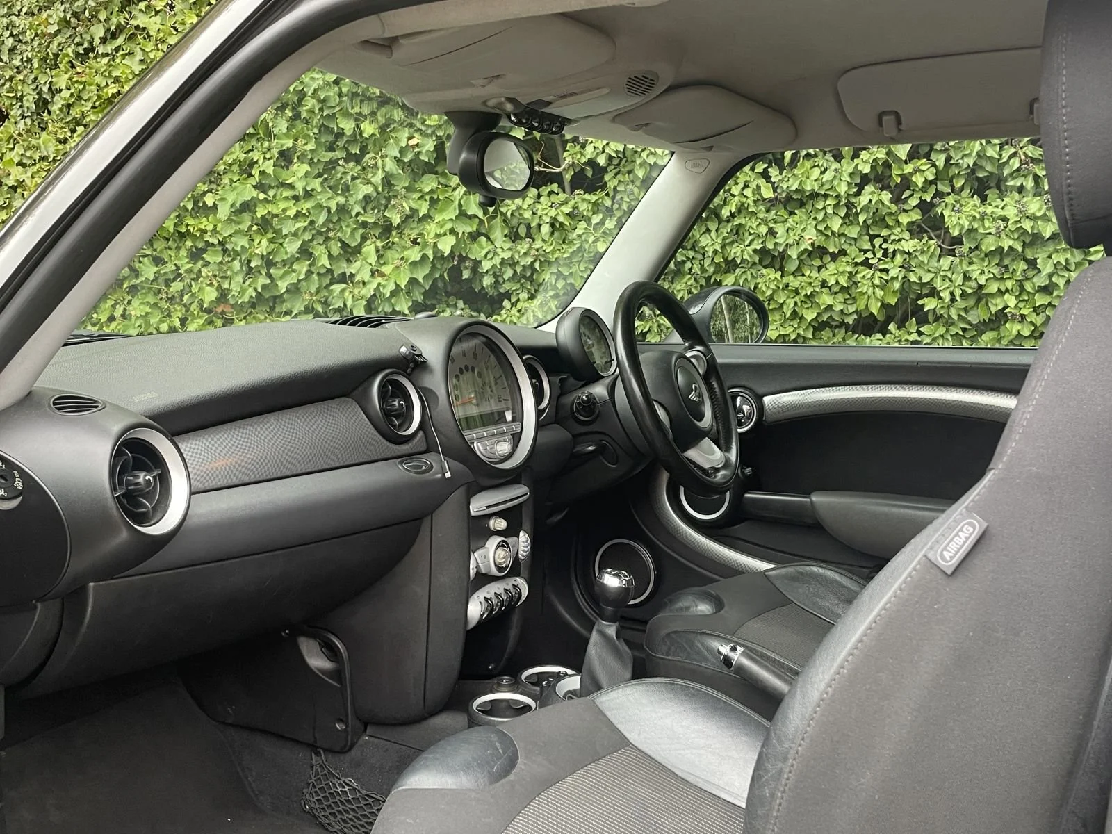 HK07 Astro Black Cooper S Manual 9.JPG