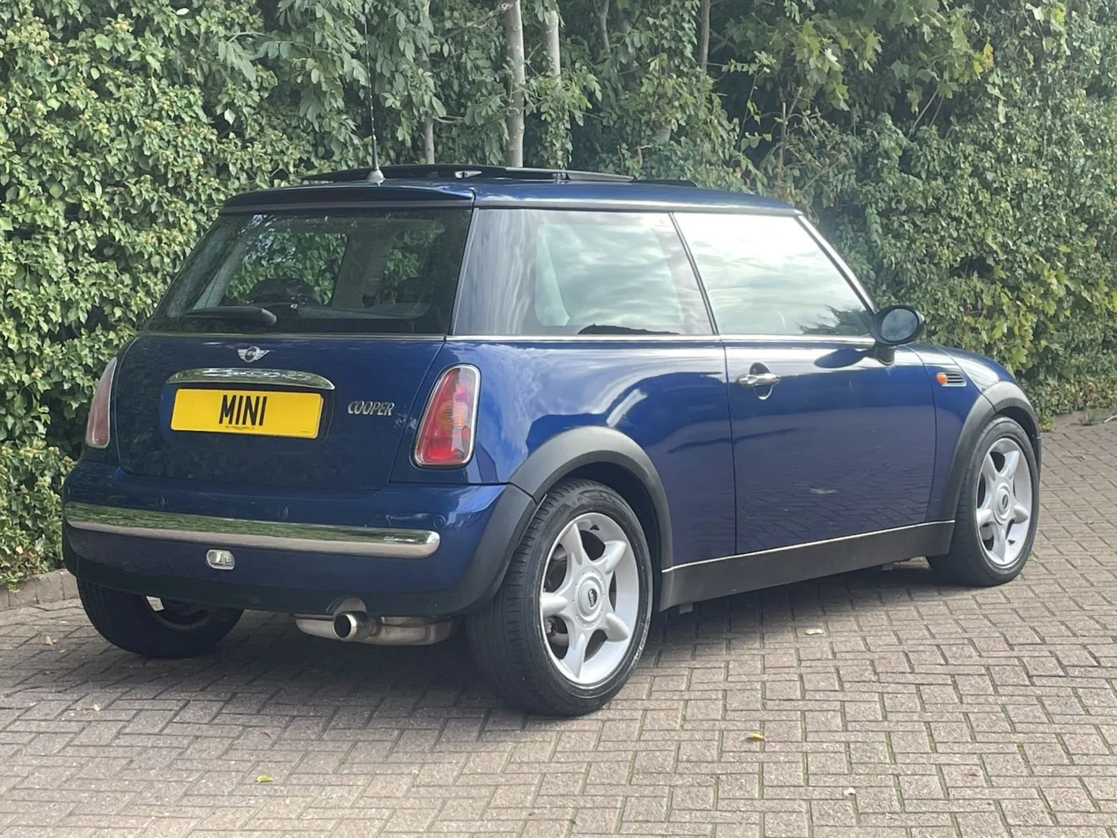 LT53 Indi Blue Cooper Automatic Sunroof 4.jpg