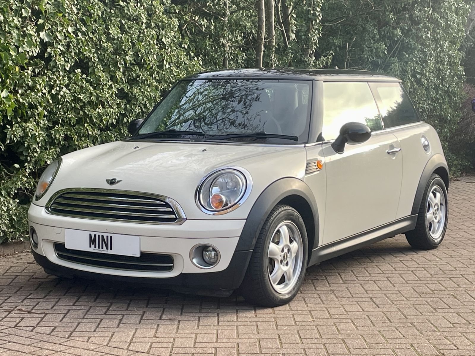 PJ58 Pepper White Automatic Cooper 15.jpg