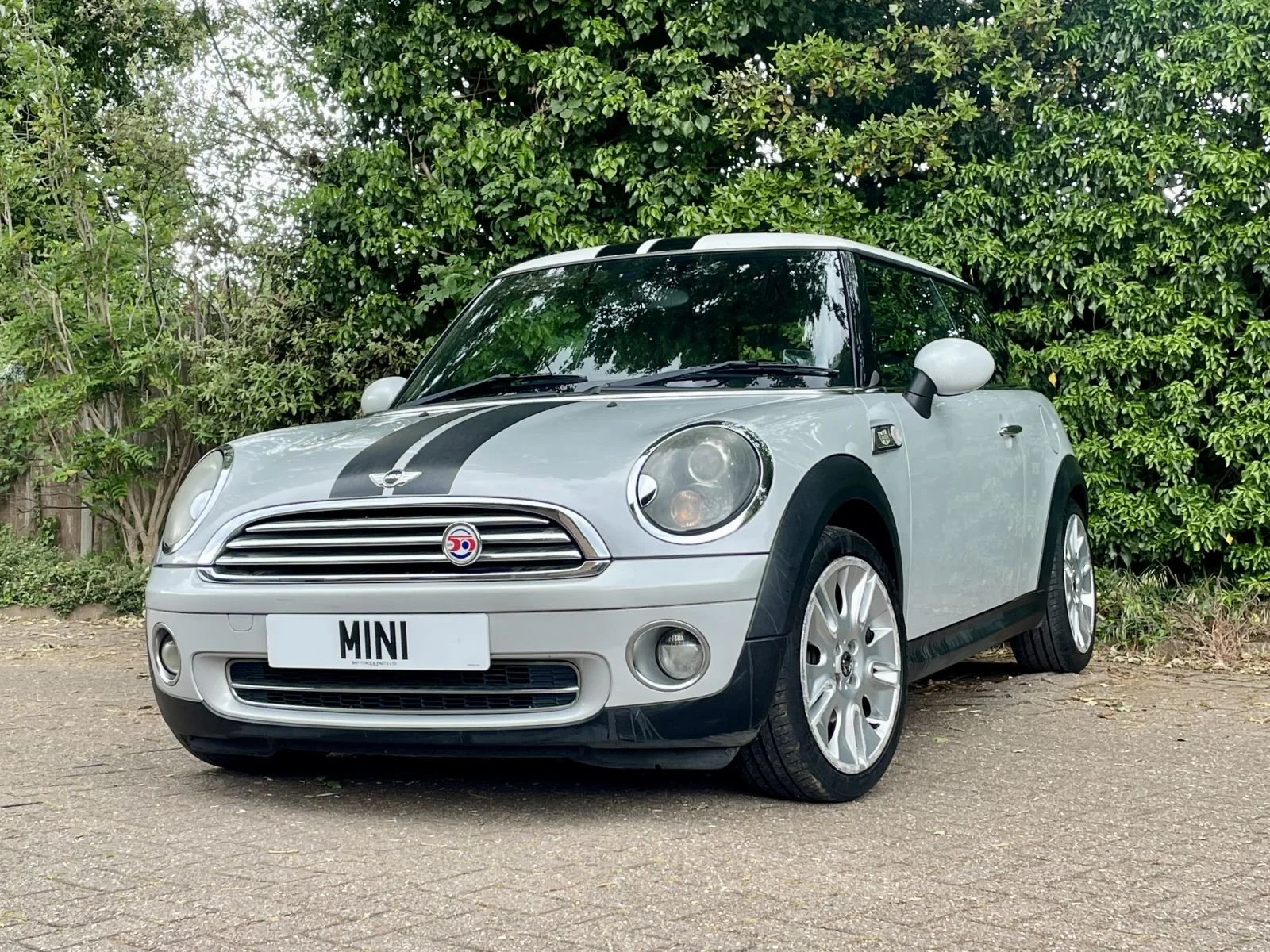MT59 White Silver Camden Cooper Manual 22.jpg
