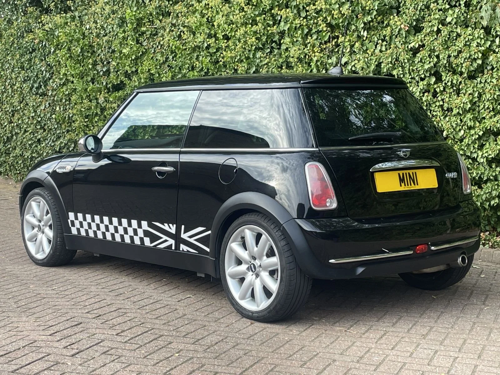 LN54 Astro Black Cooper Automatic Sunroof 15.jpg