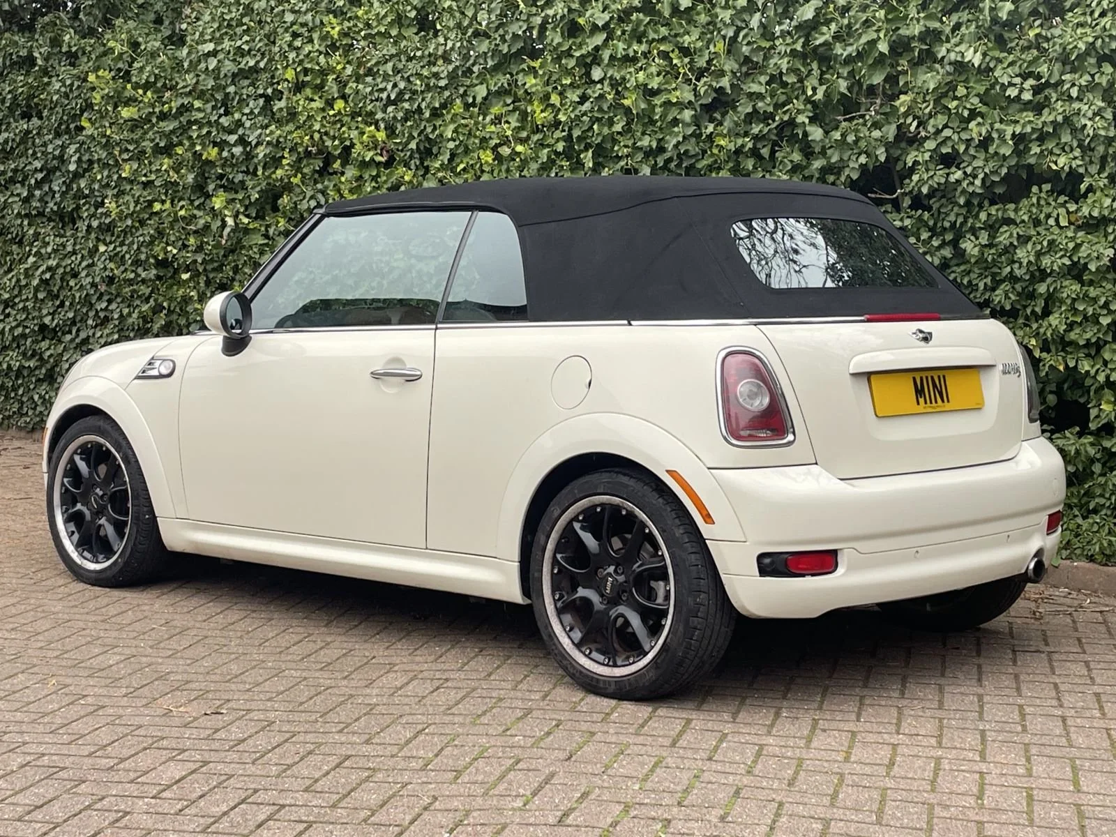 HN10 Pepper White Cooper Convertible Auto Bodykit 14.JPG